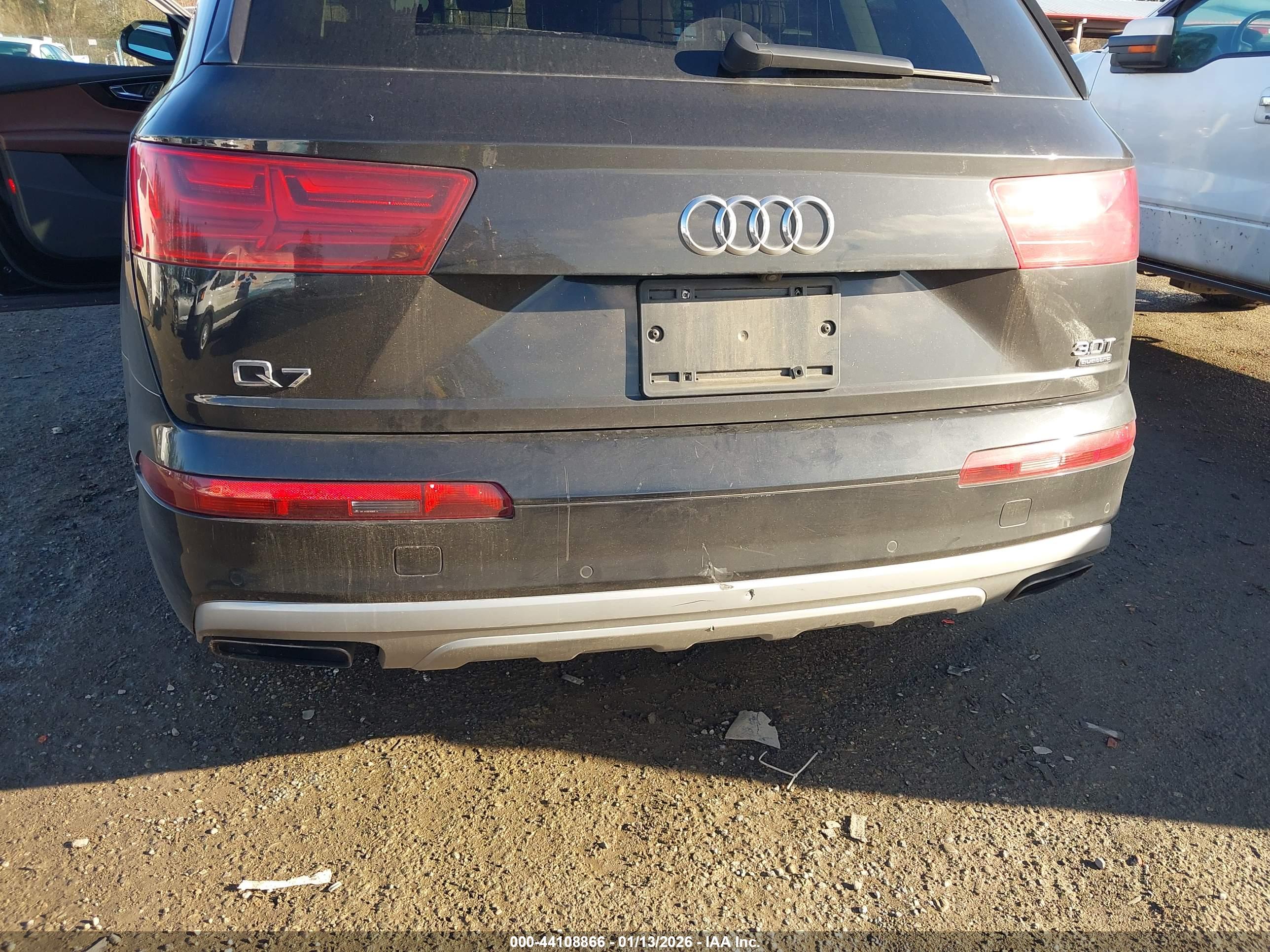 AUDI Q7 image 6
