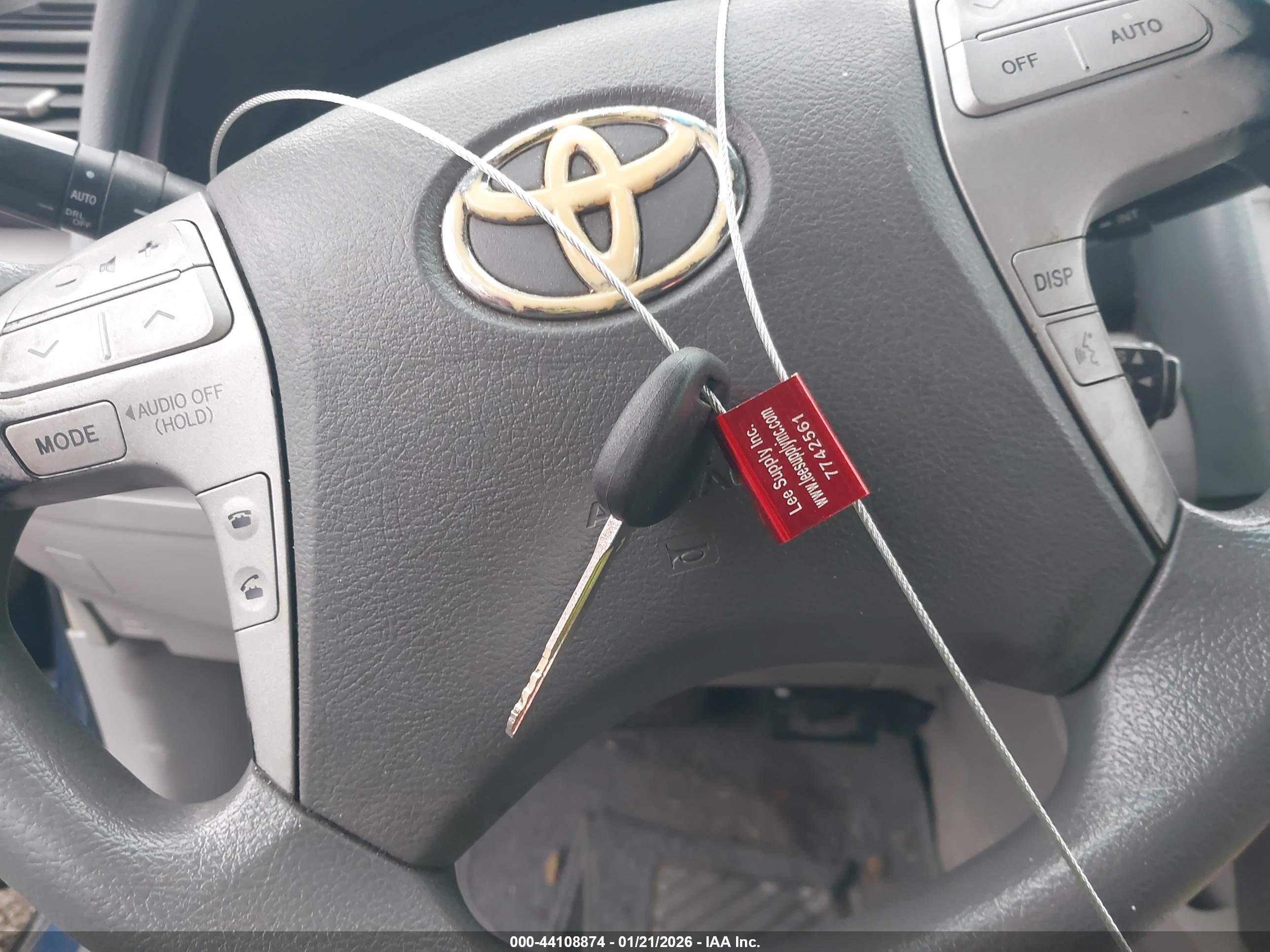 TOYOTA CAMRY image 11