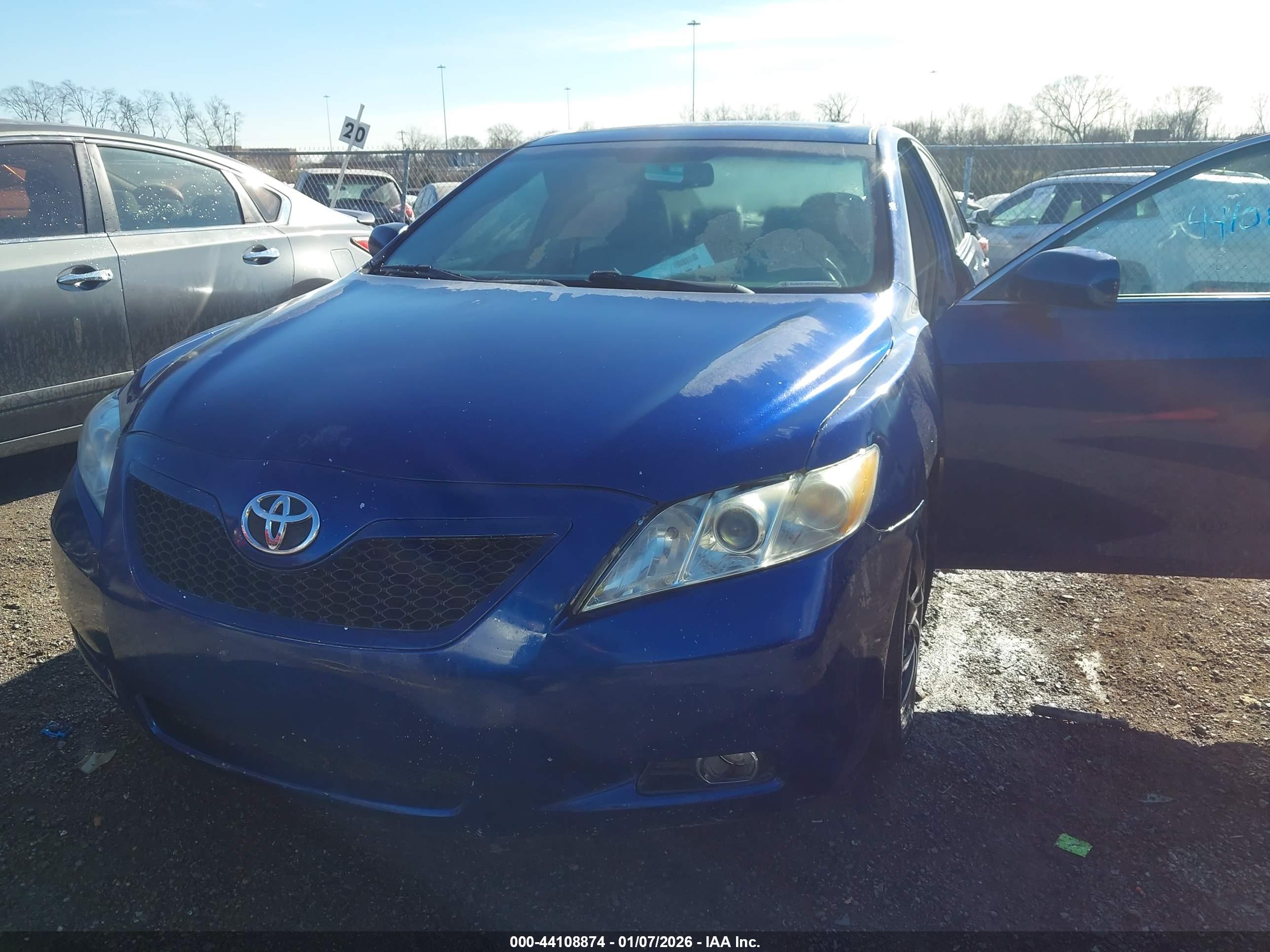 TOYOTA CAMRY image 6
