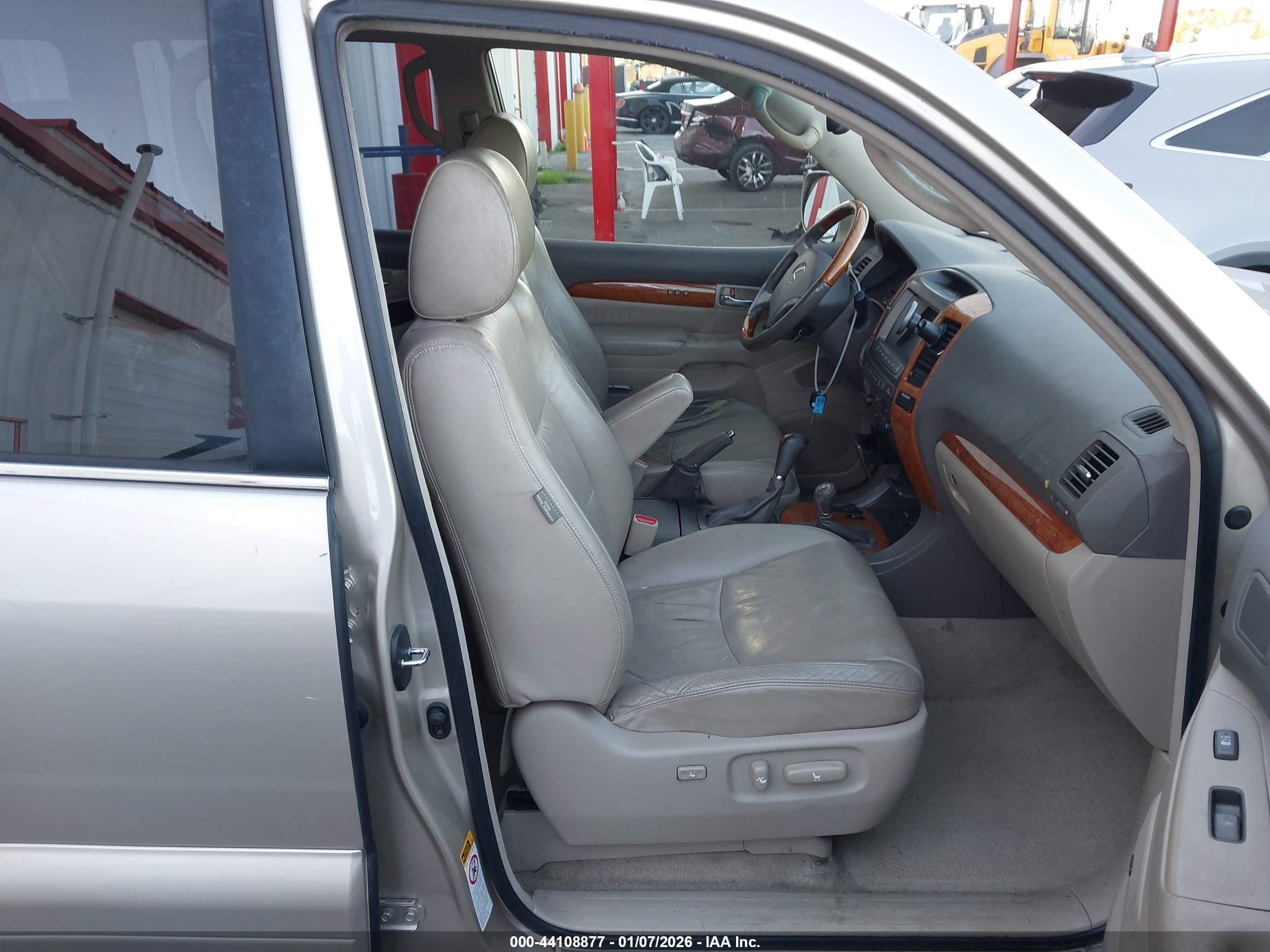 LEXUS GX image 5