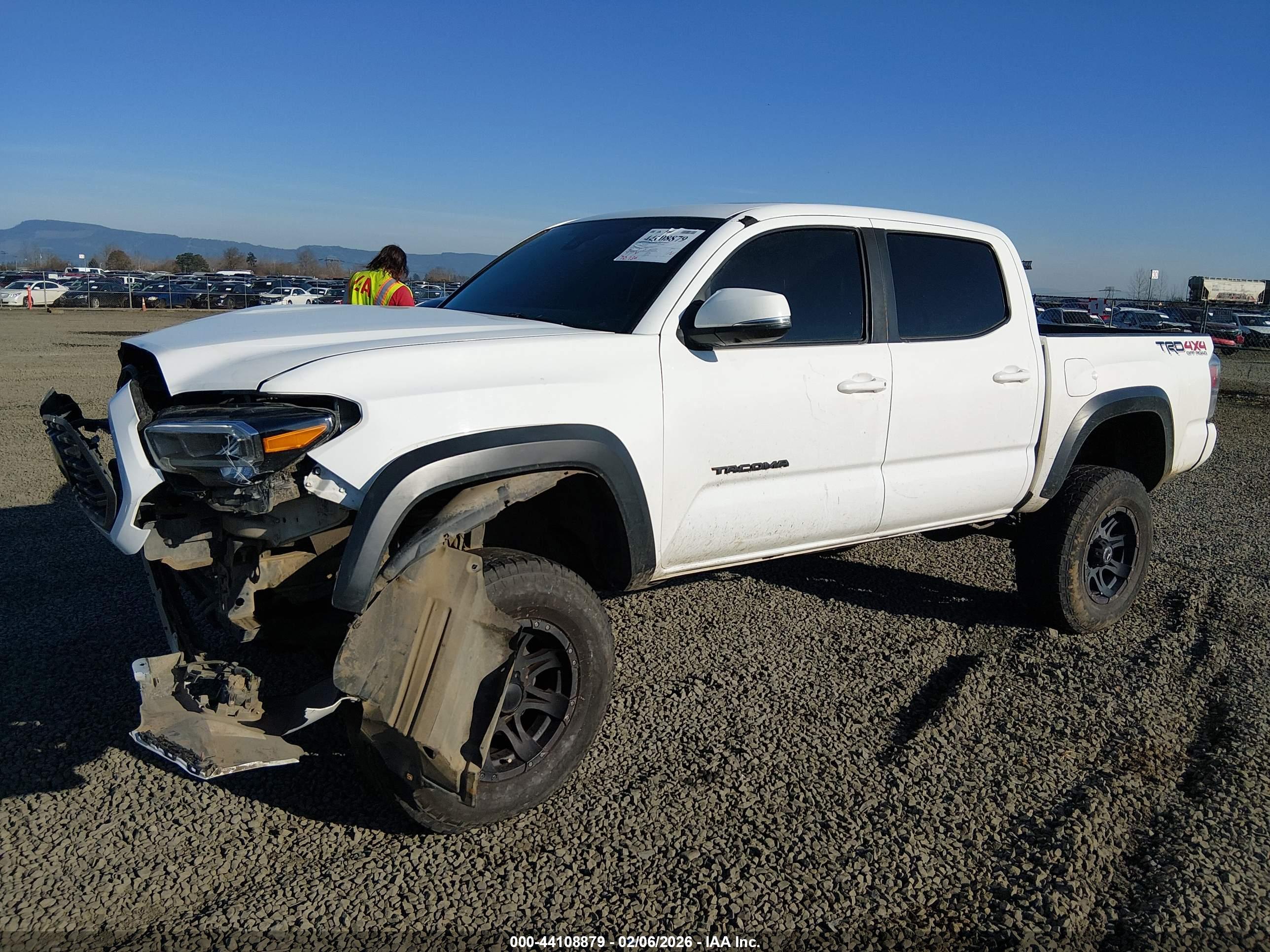 TOYOTA TACOMA image 2