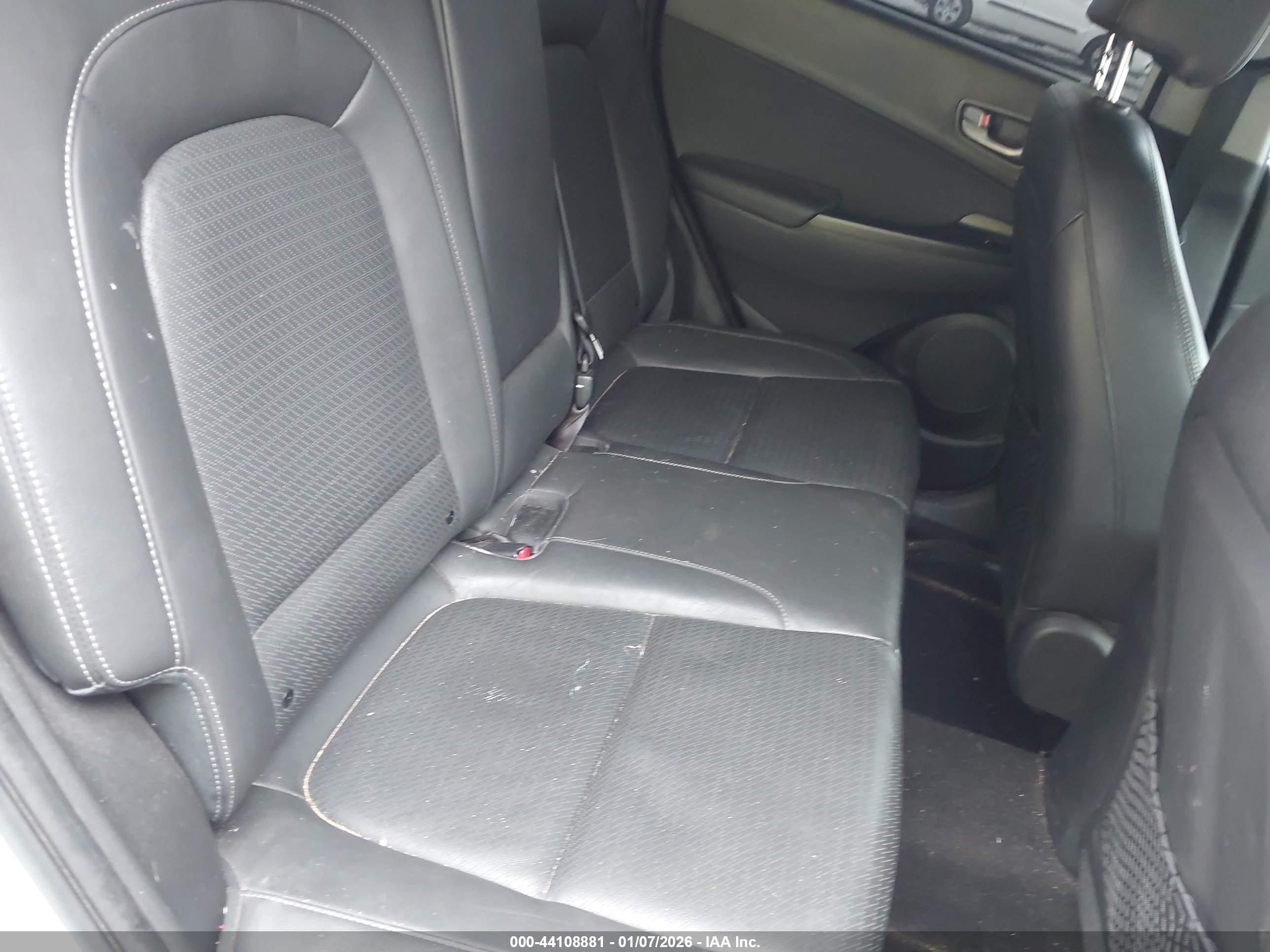 HYUNDAI KONA image 8