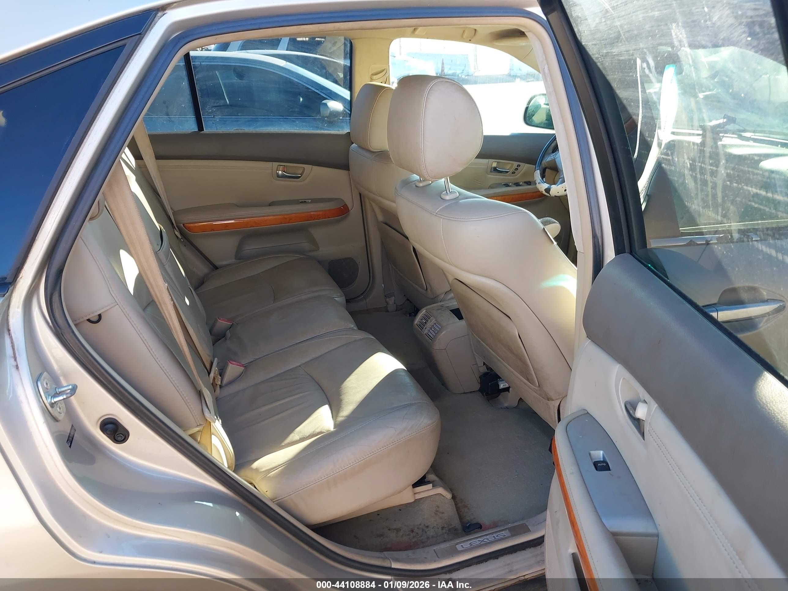 LEXUS RX image 8