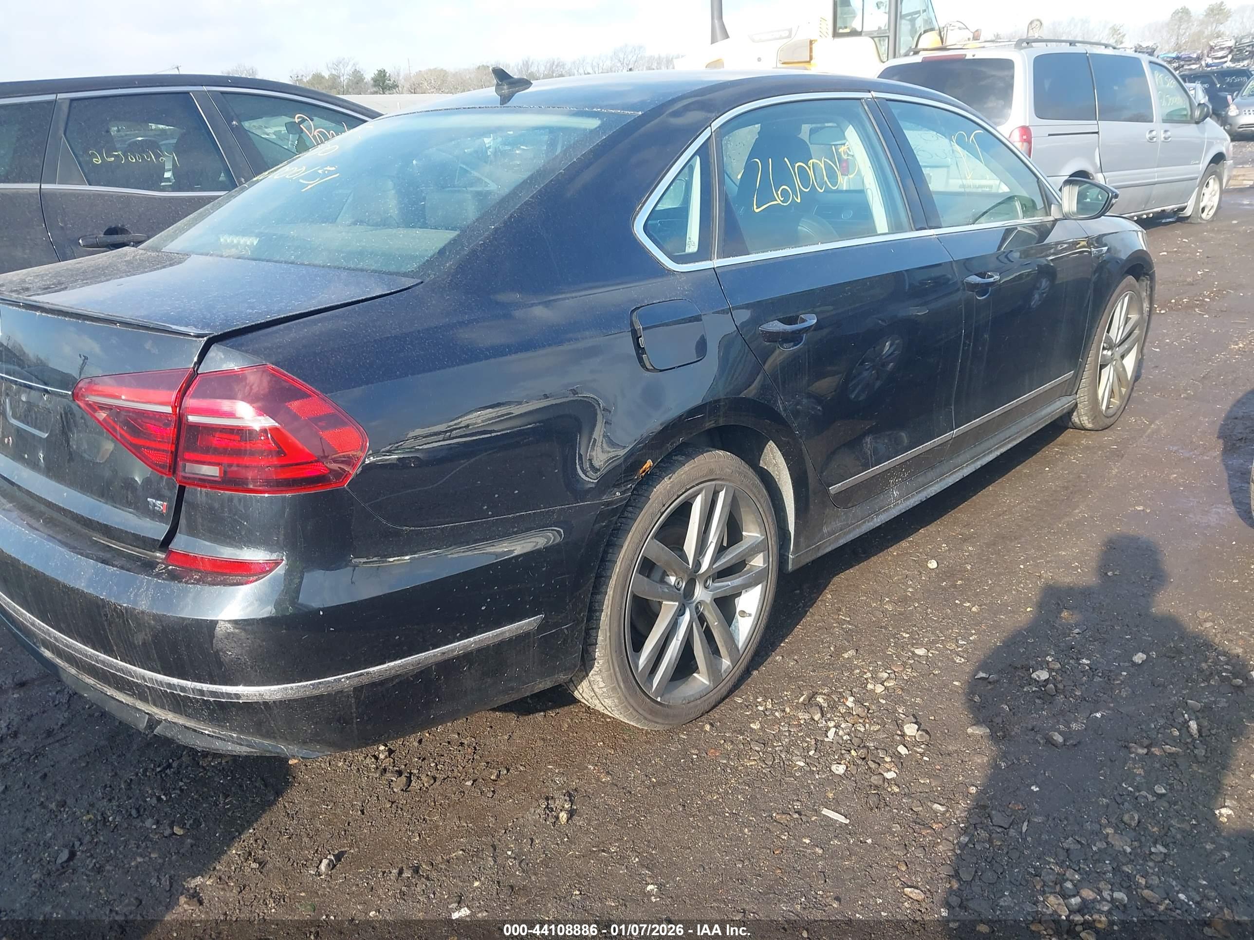 VOLKSWAGEN PASSAT image 4