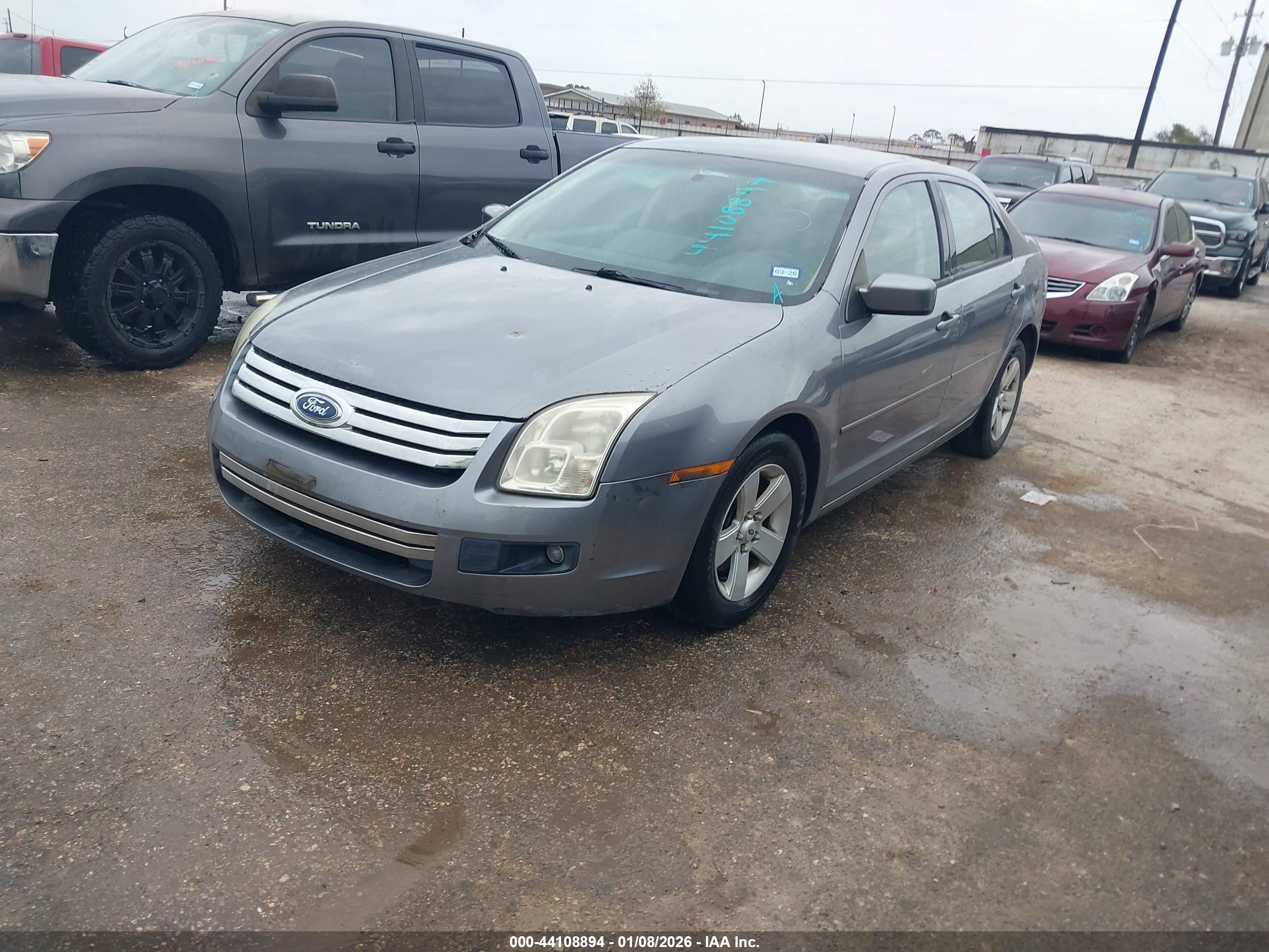 FORD FUSION image 2