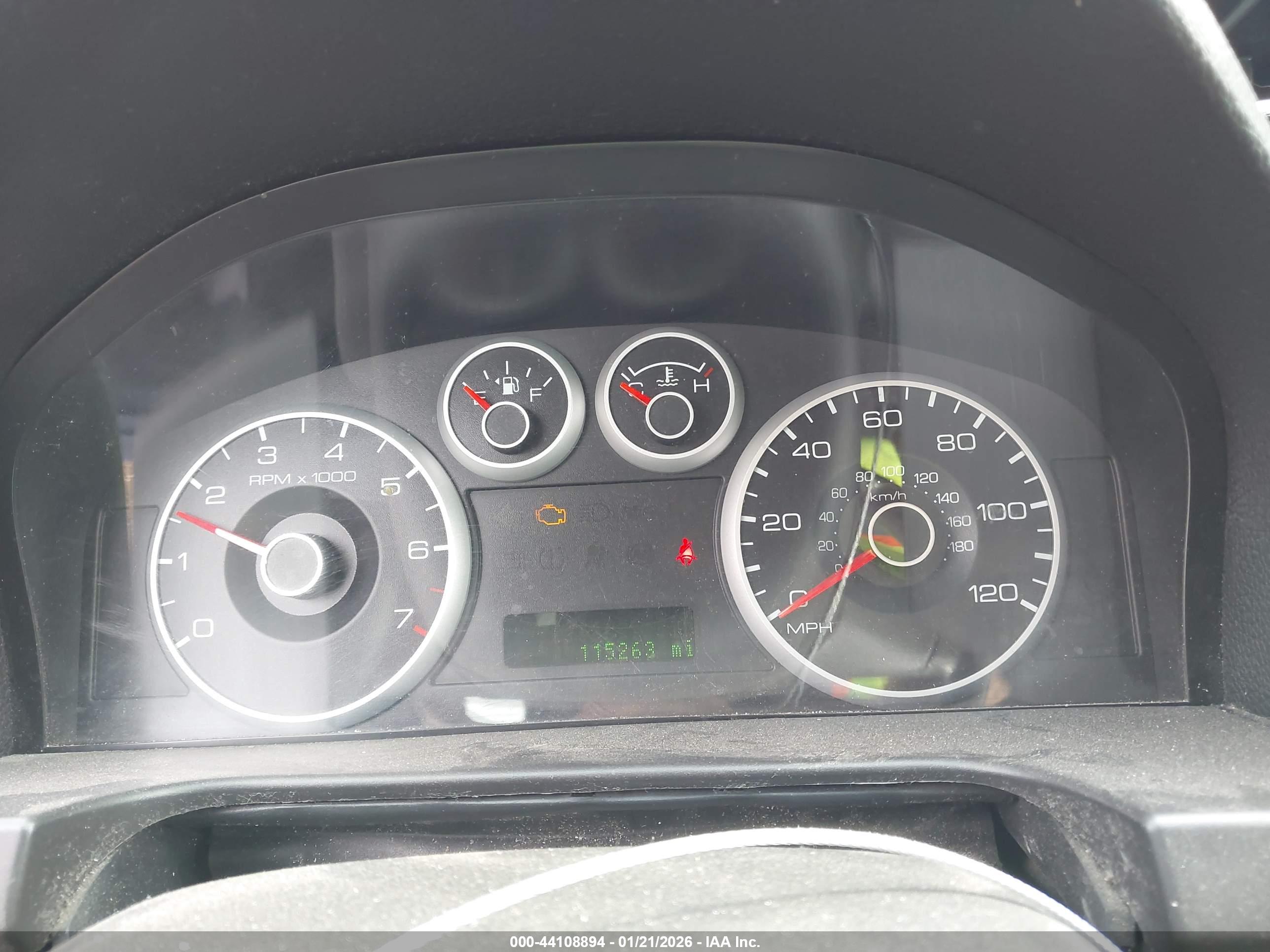 FORD FUSION image 7