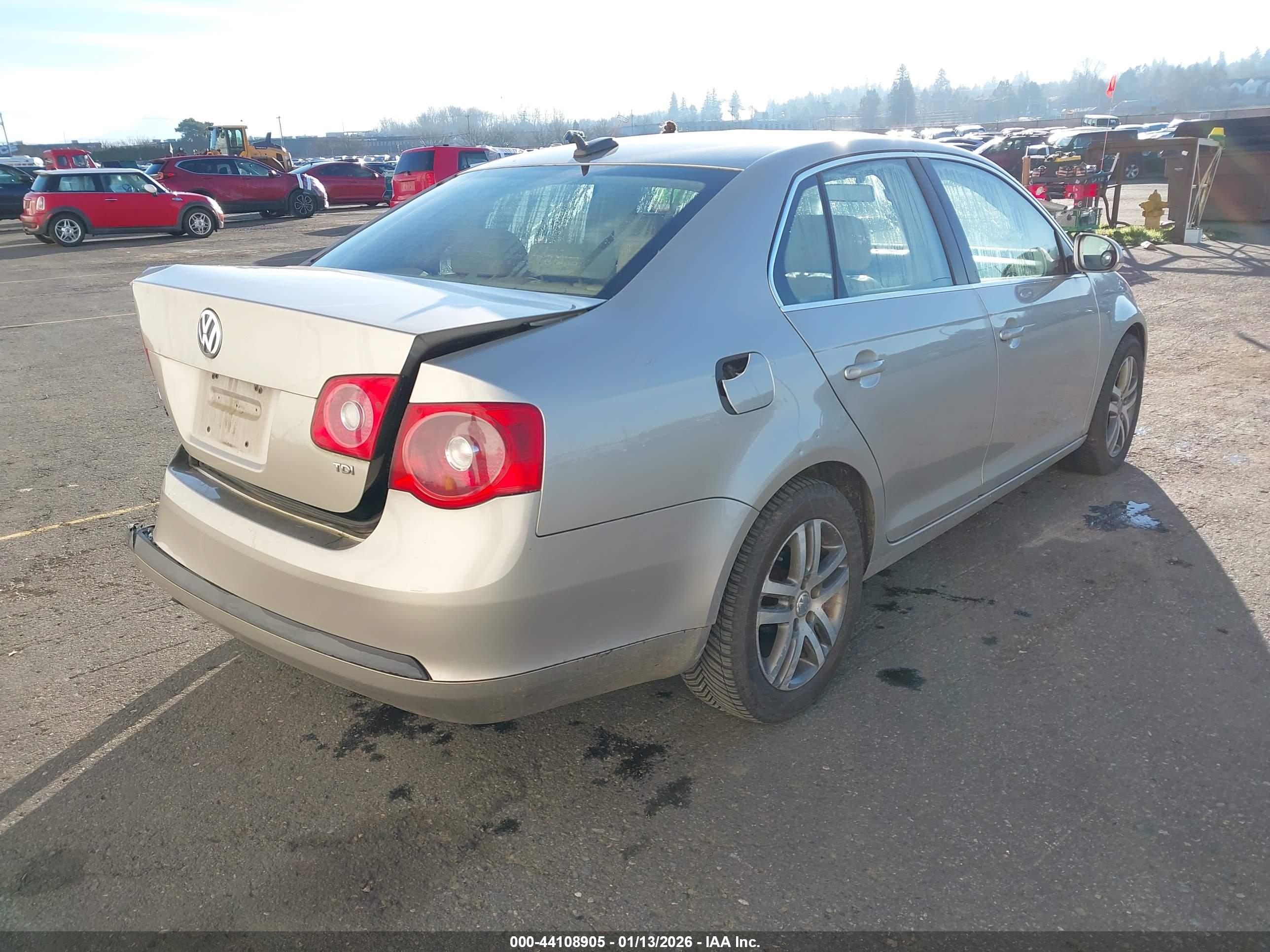 VOLKSWAGEN JETTA image 4