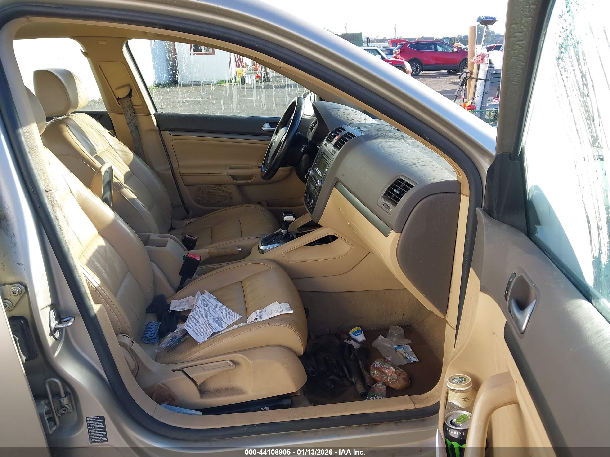 VOLKSWAGEN JETTA image 5