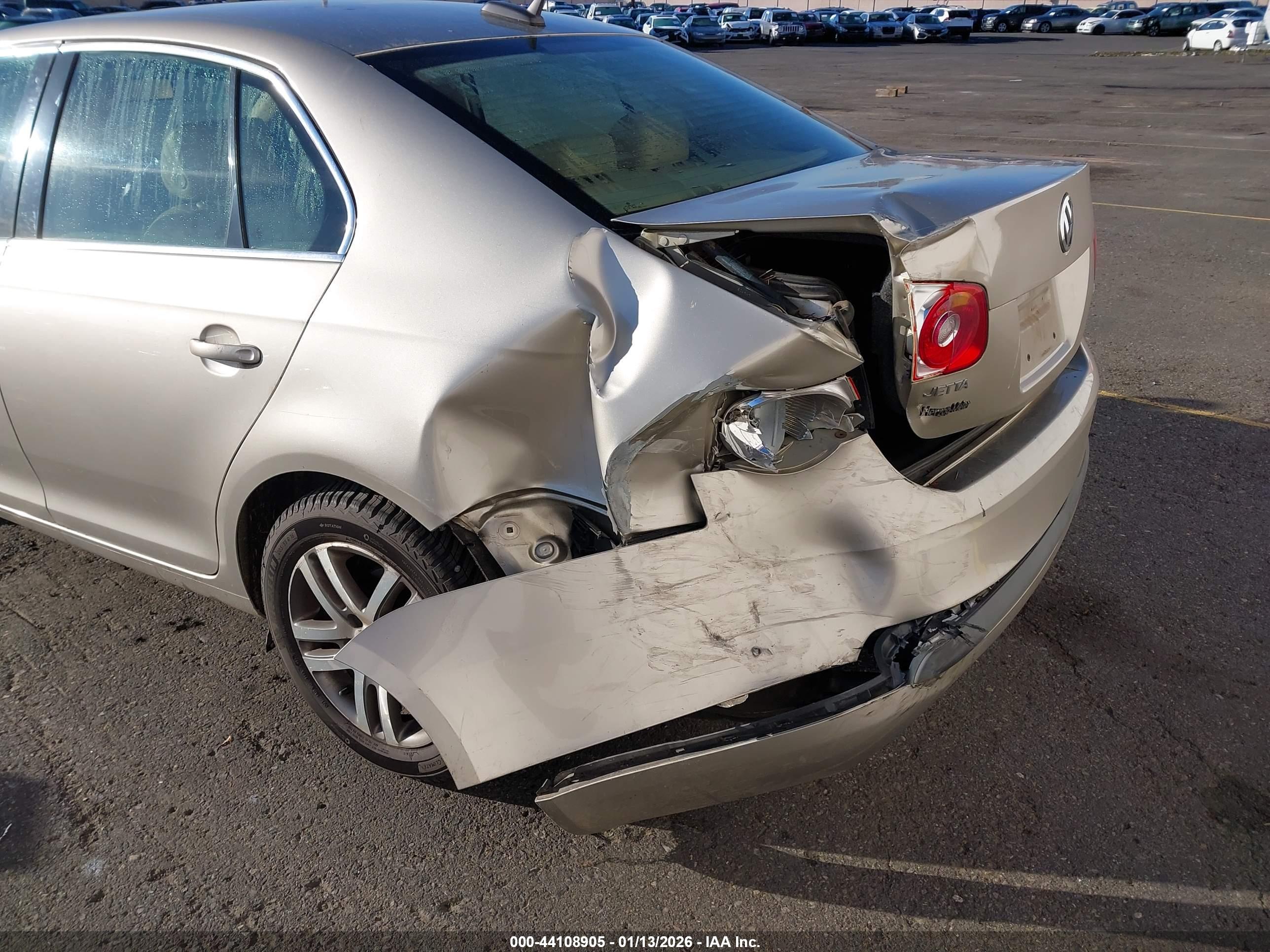 VOLKSWAGEN JETTA image 6
