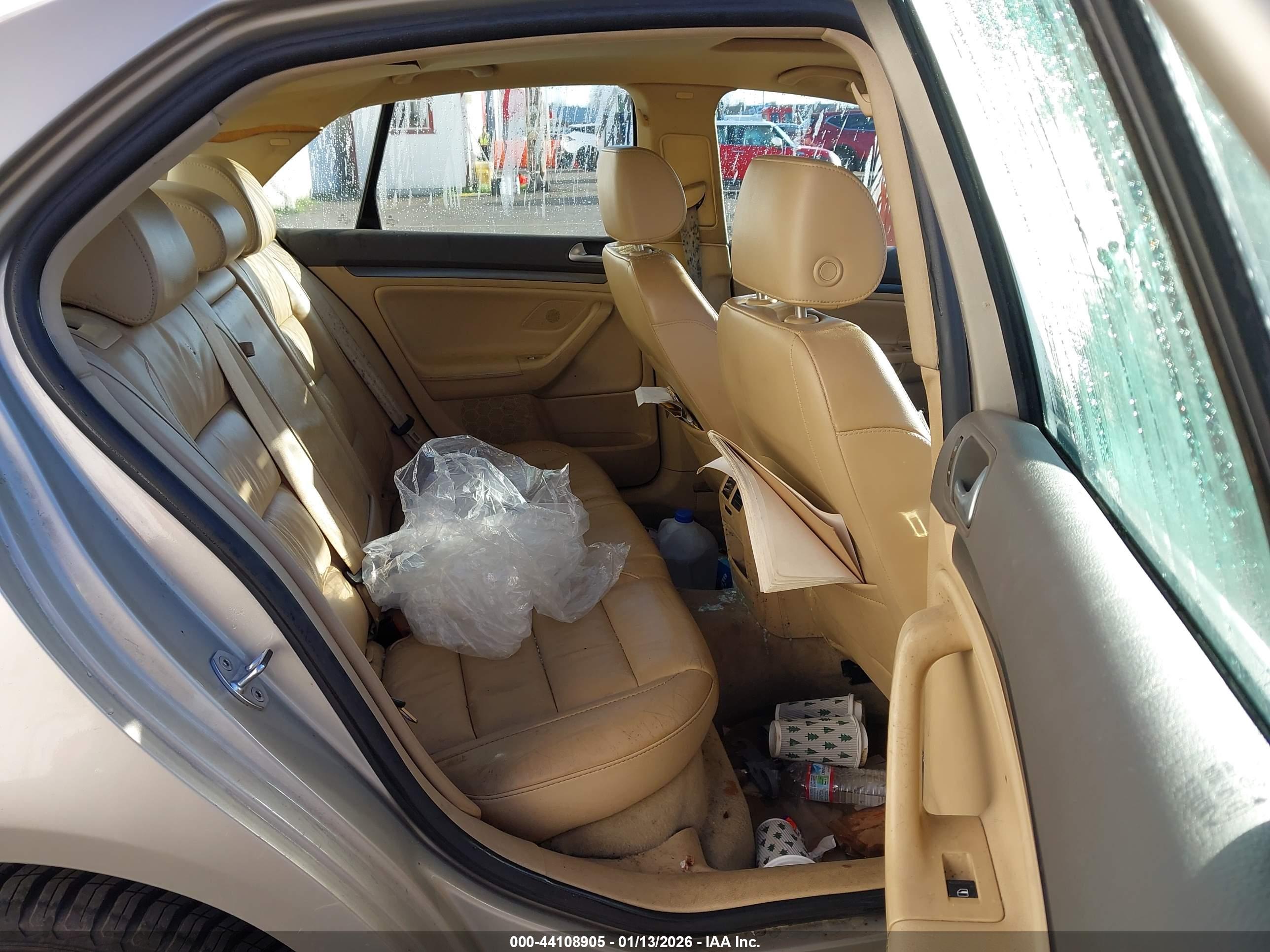 VOLKSWAGEN JETTA image 8