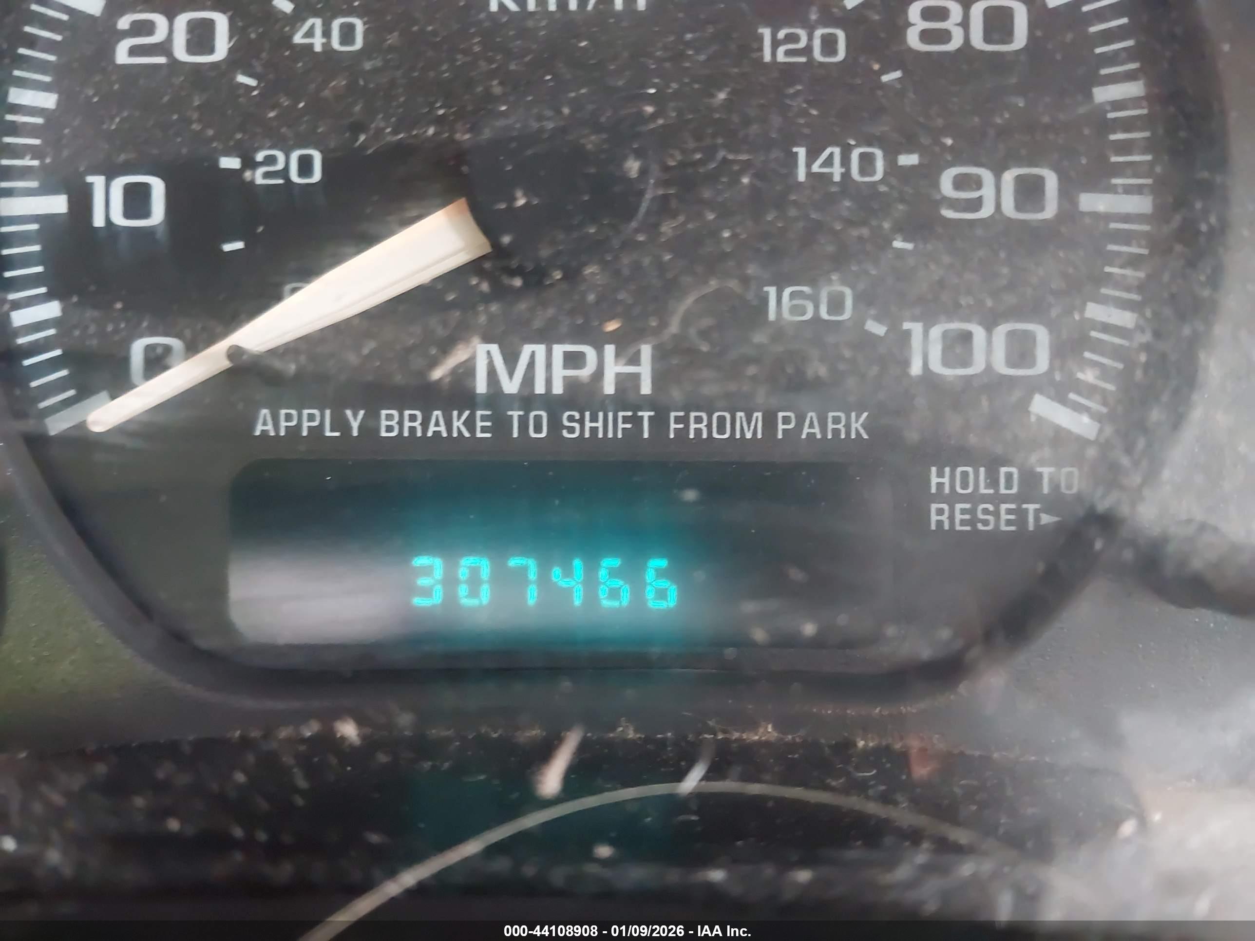 CHEVROLET TAHOE image 7