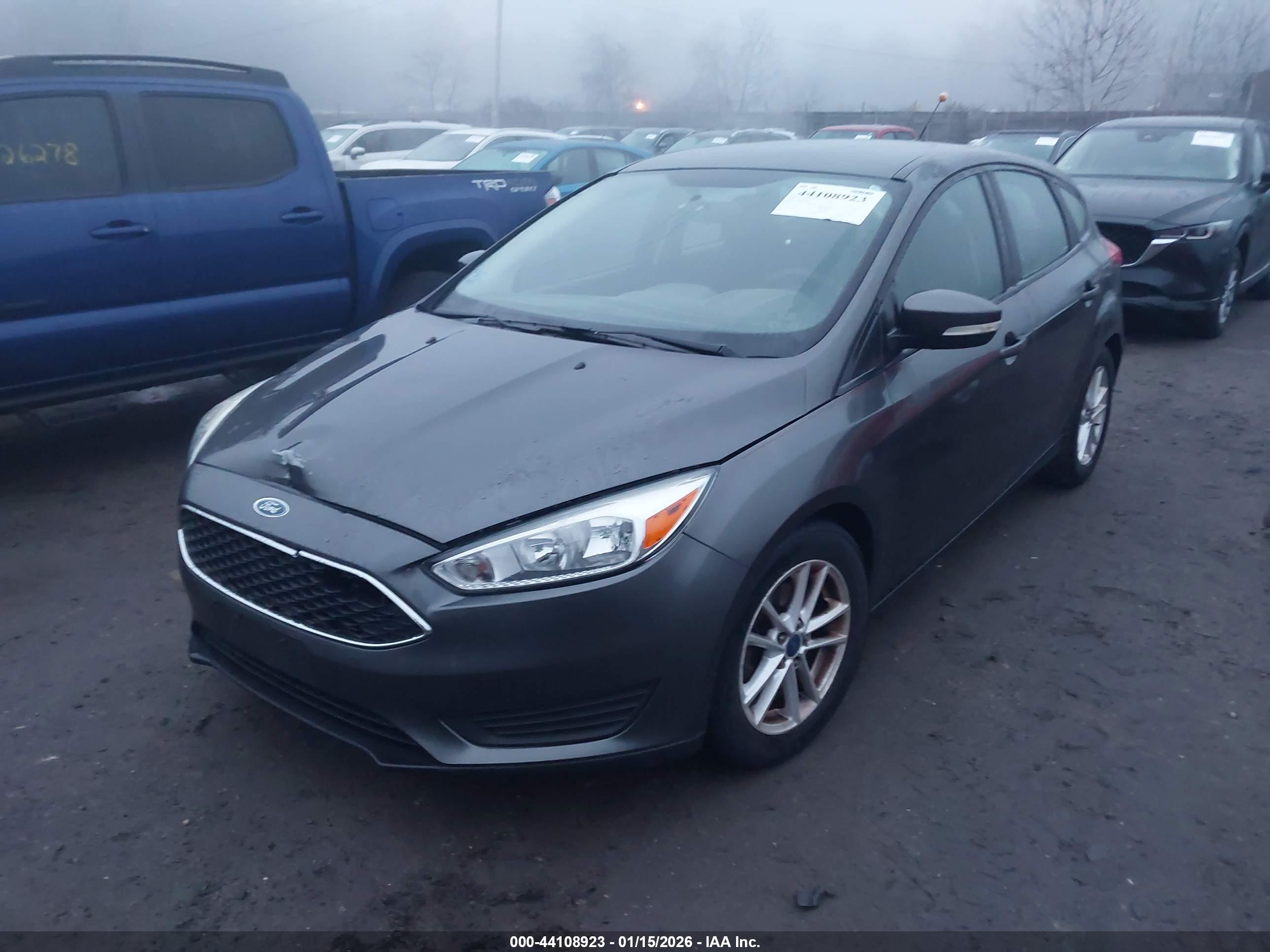 FORD FOCUS image 2