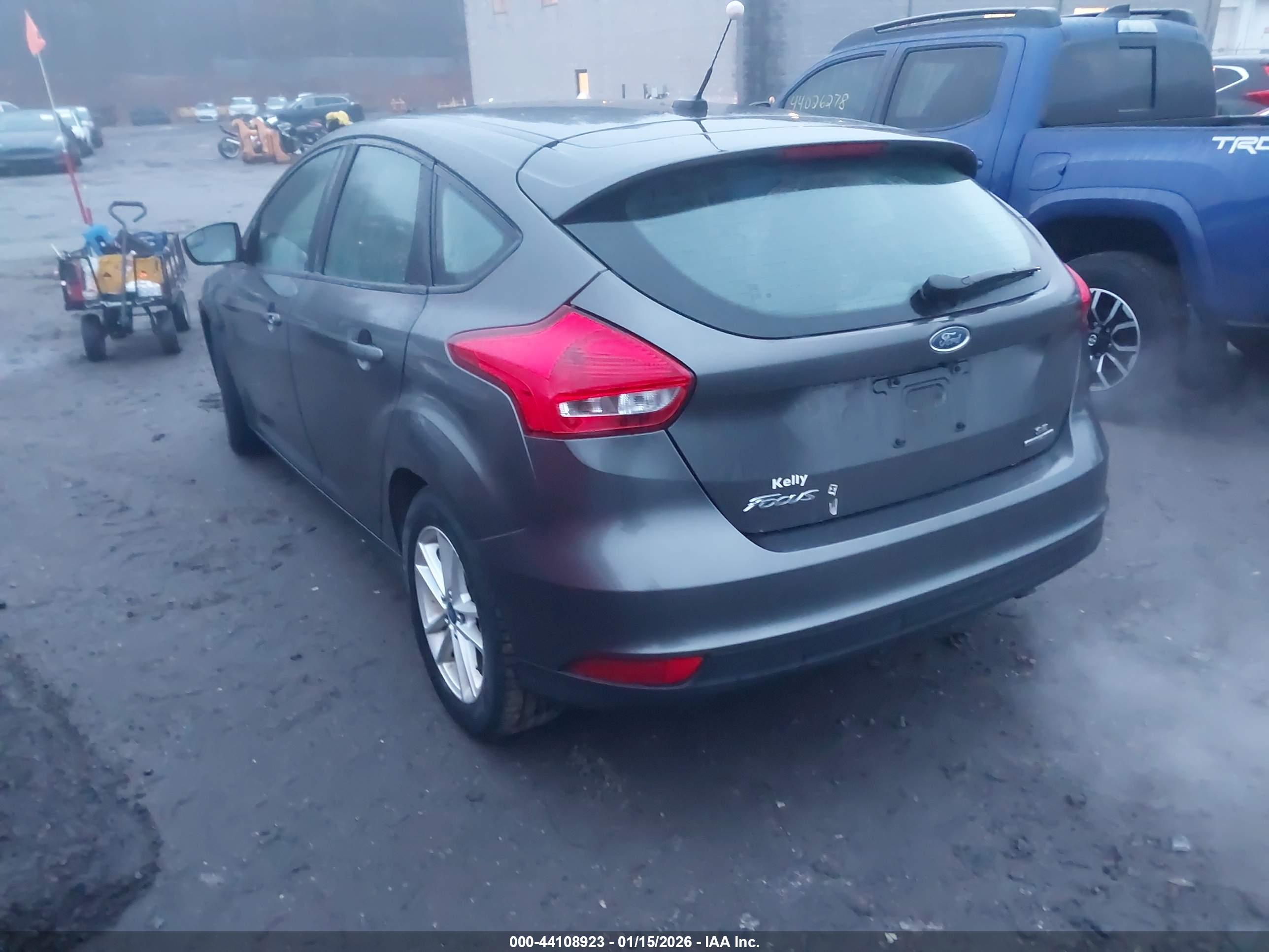 FORD FOCUS image 3