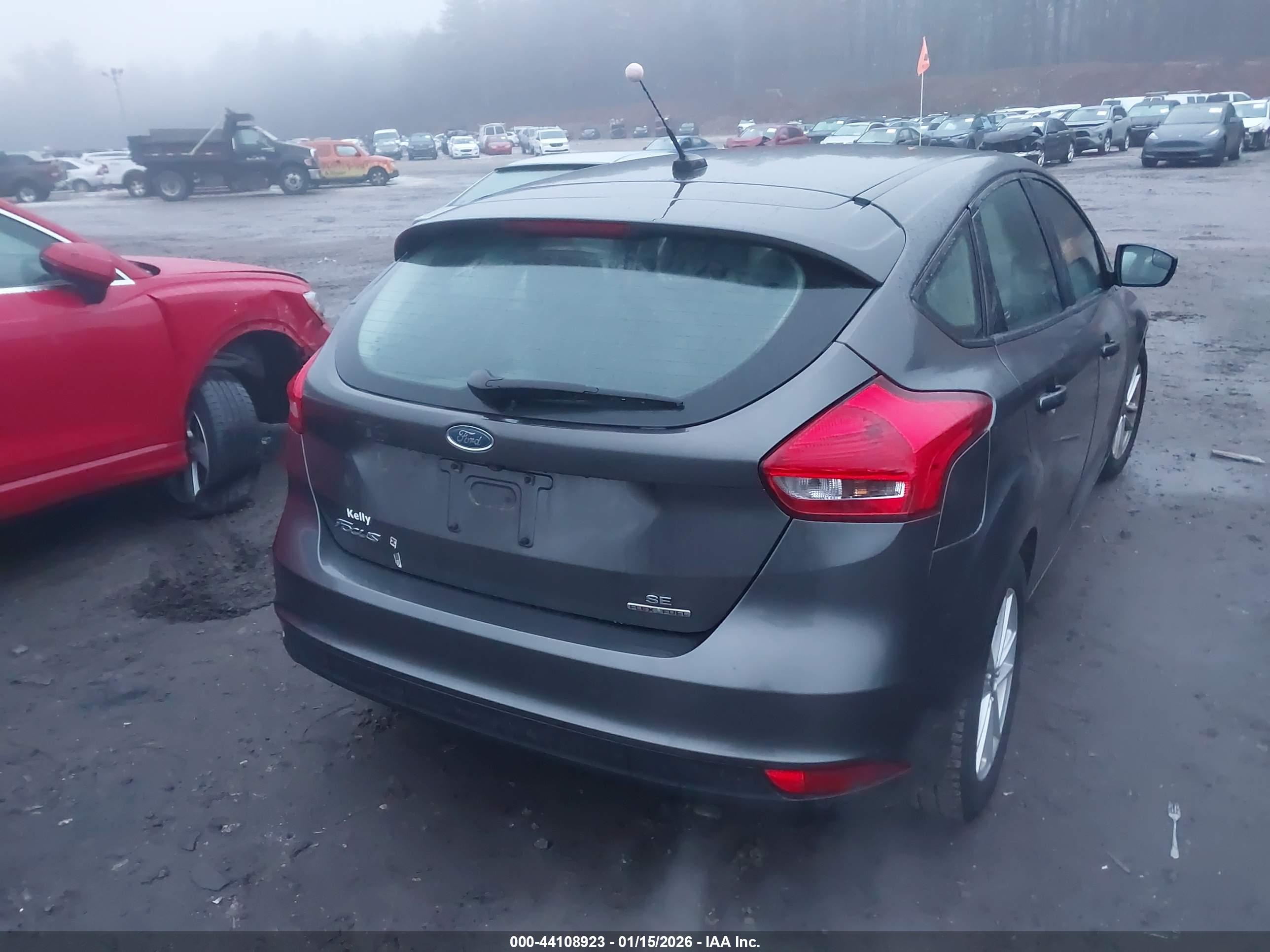 FORD FOCUS image 4