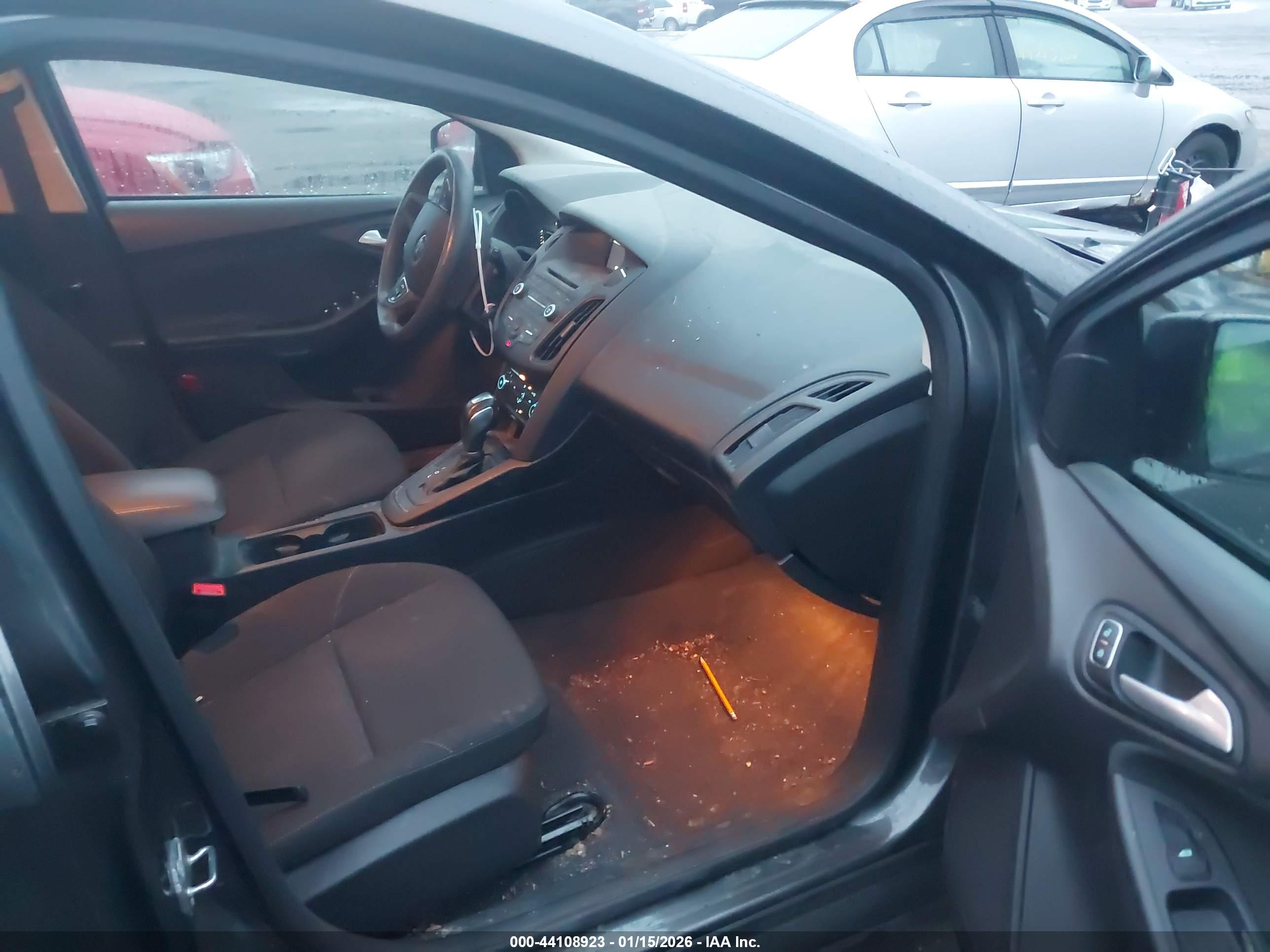 FORD FOCUS image 5