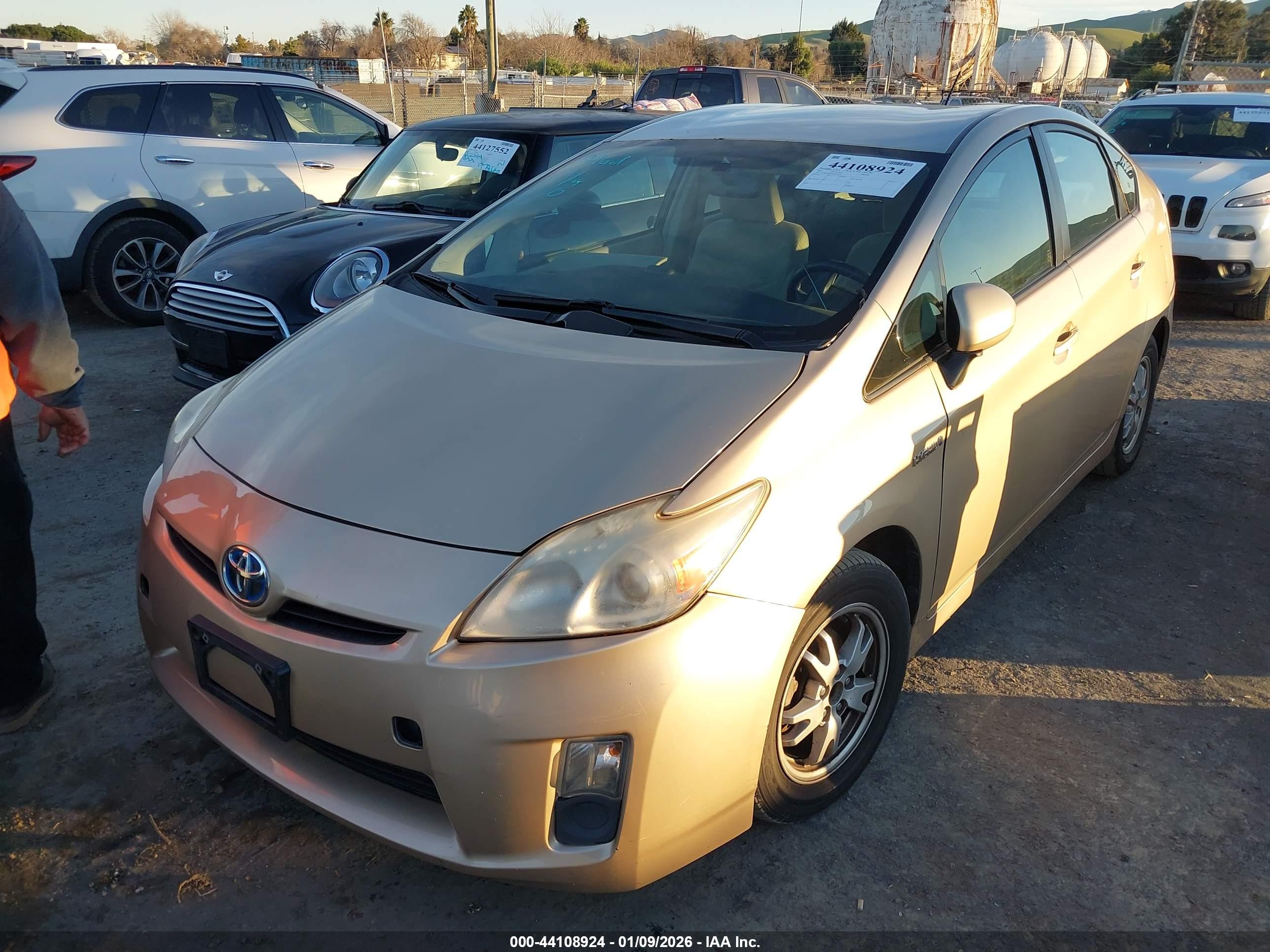 TOYOTA PRIUS image 2