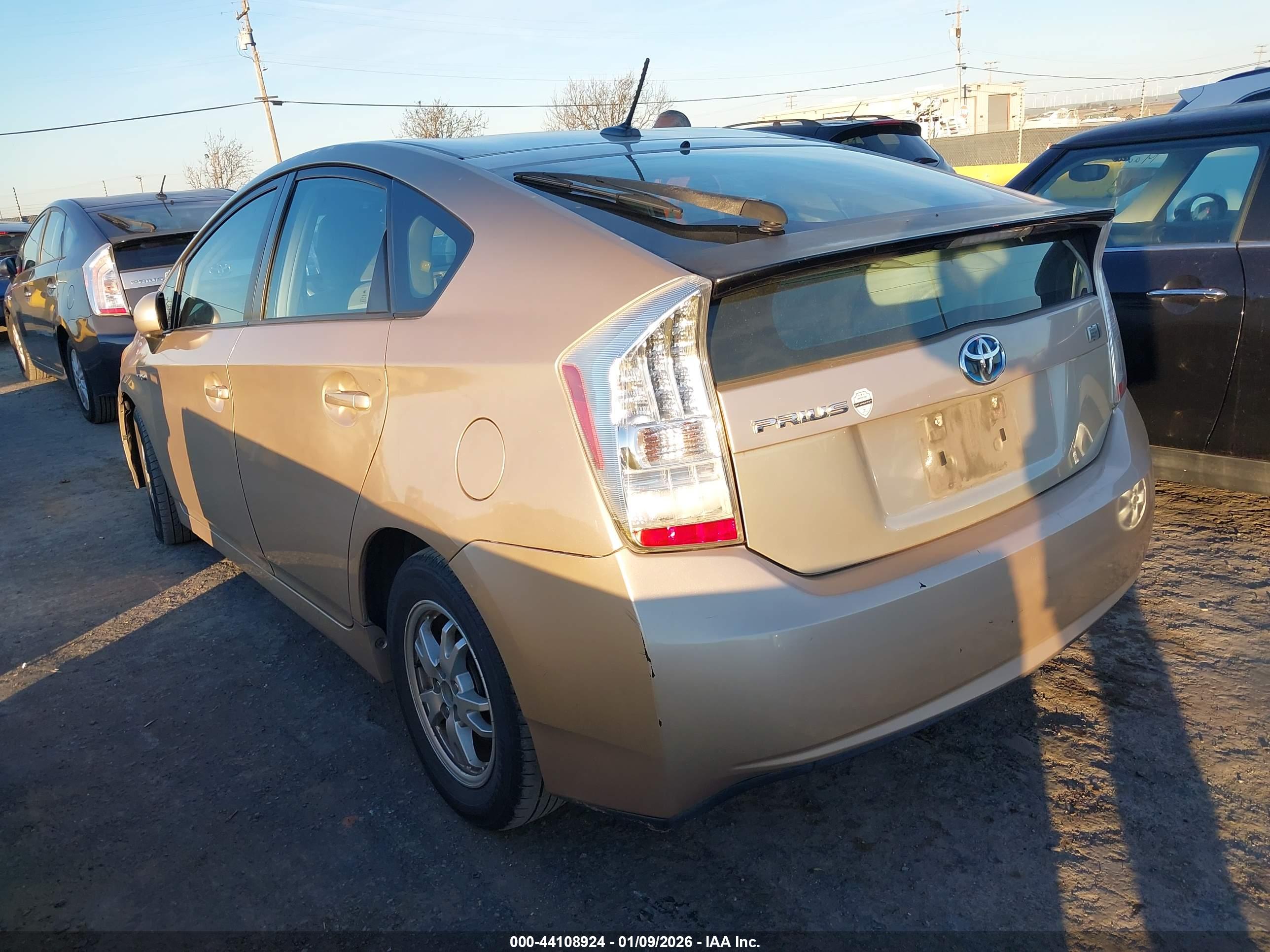 TOYOTA PRIUS image 3