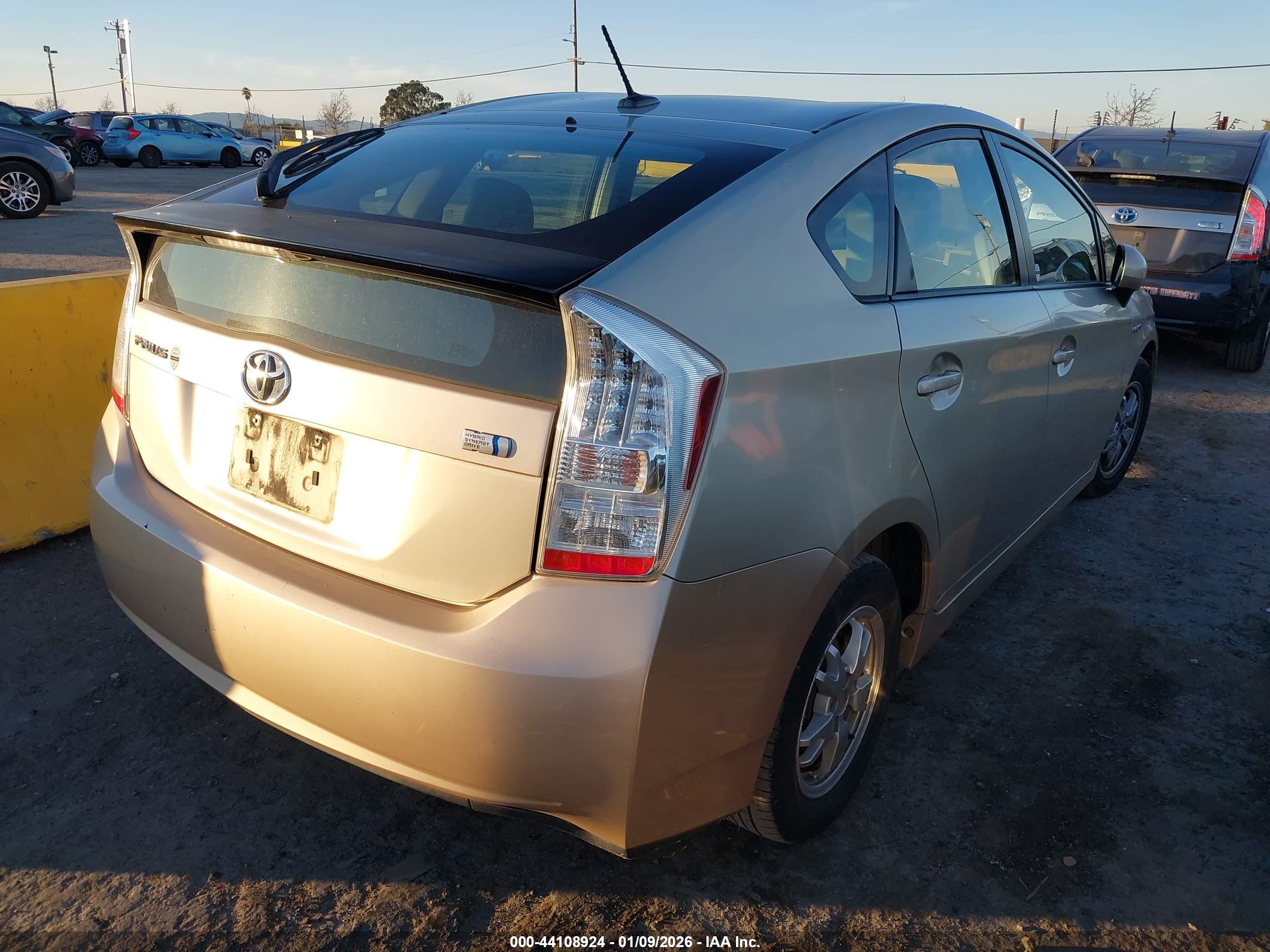 TOYOTA PRIUS image 4
