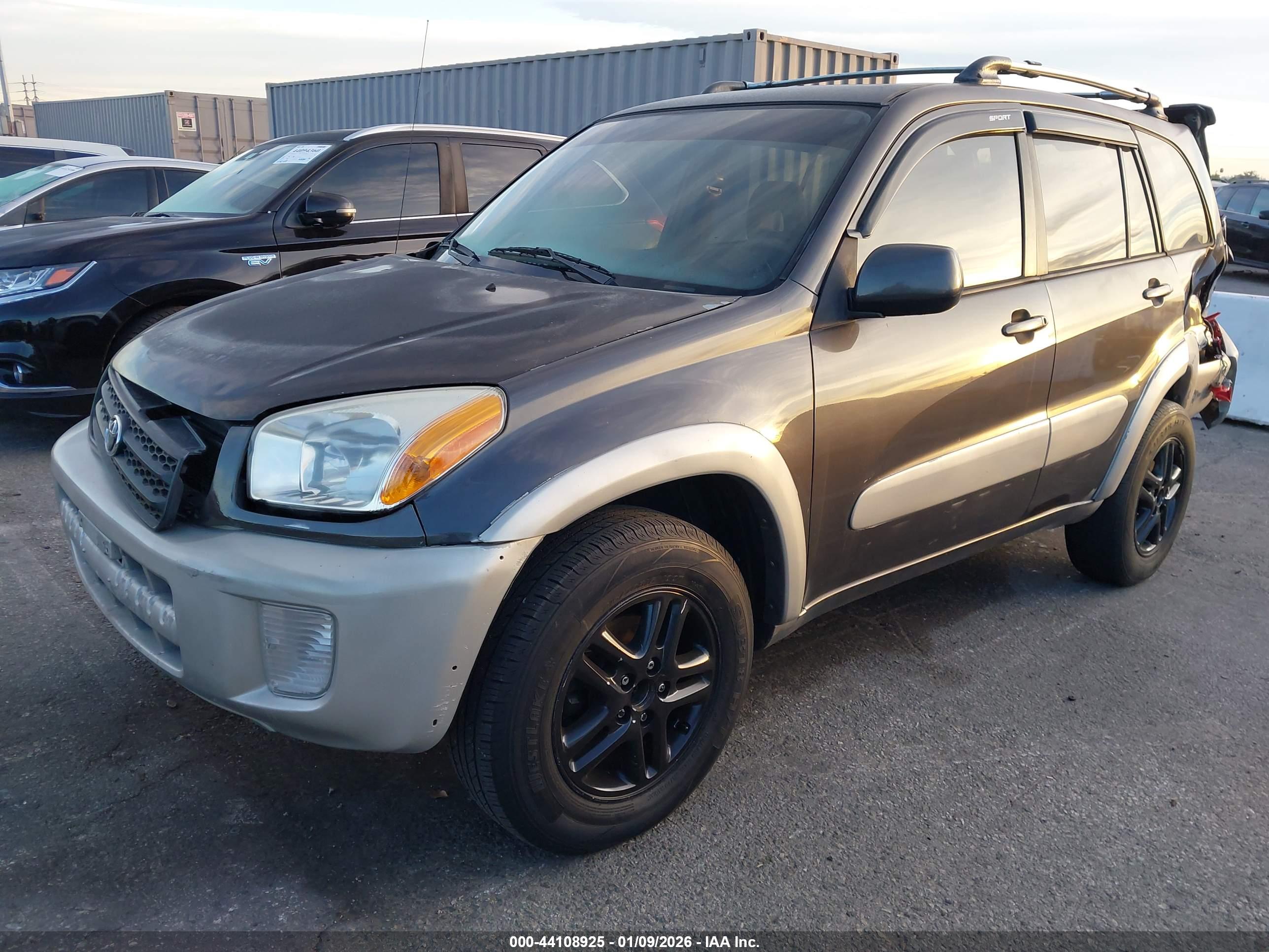 TOYOTA RAV4 image 2
