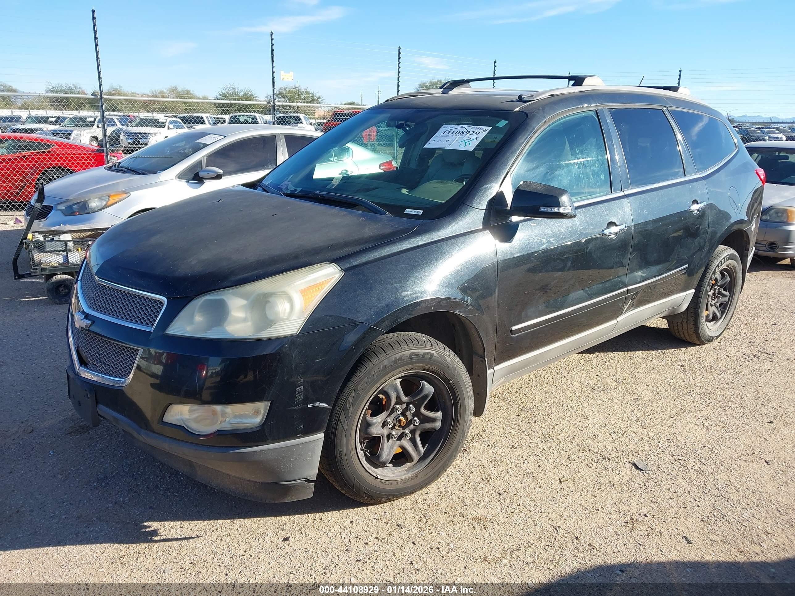 CHEVROLET TRAVERSE image 2