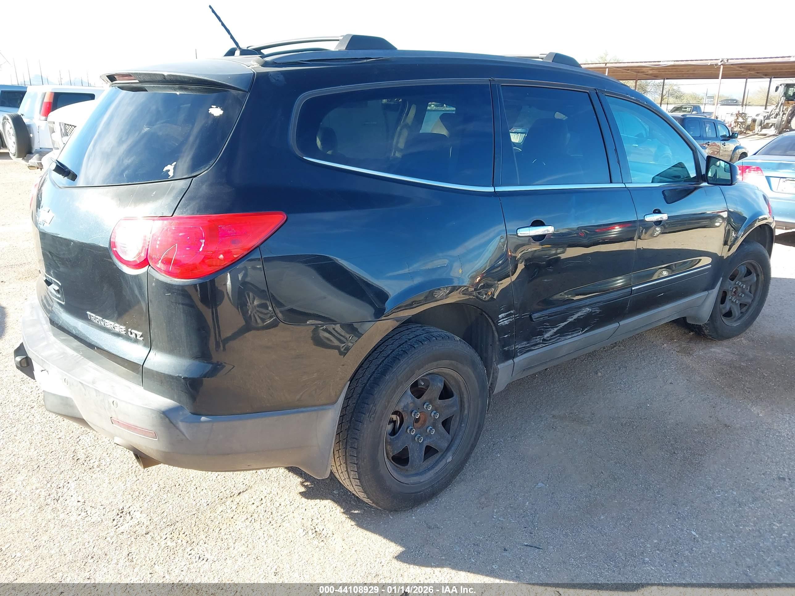 CHEVROLET TRAVERSE image 4