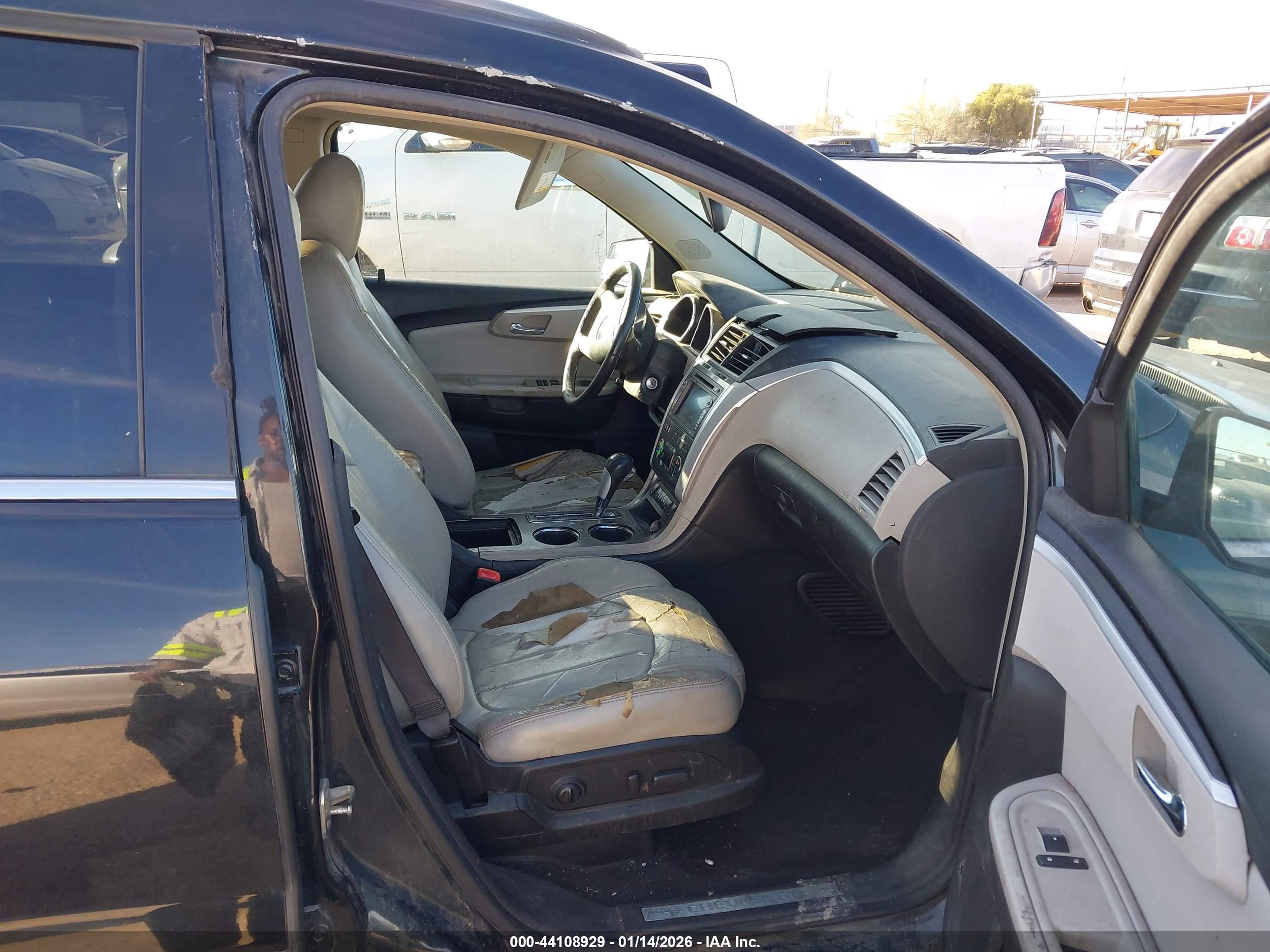 CHEVROLET TRAVERSE image 5