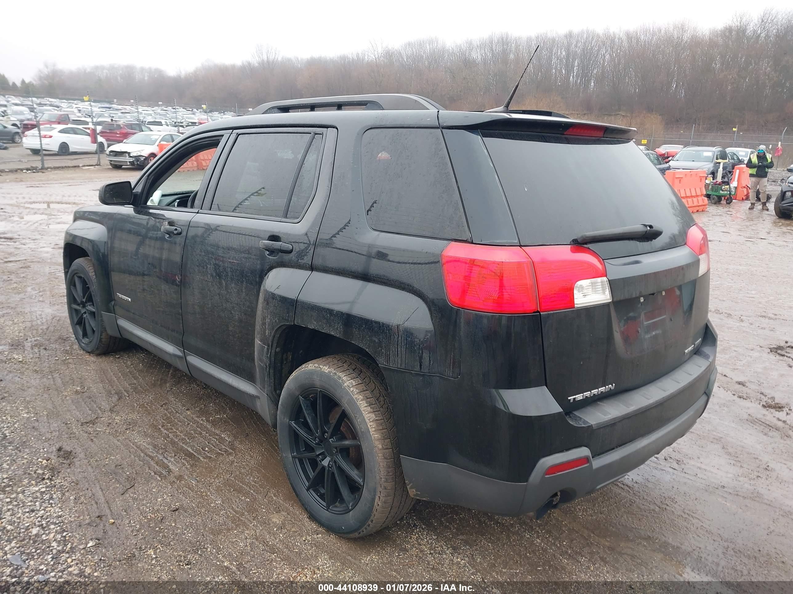 GMC TERRAIN image 3