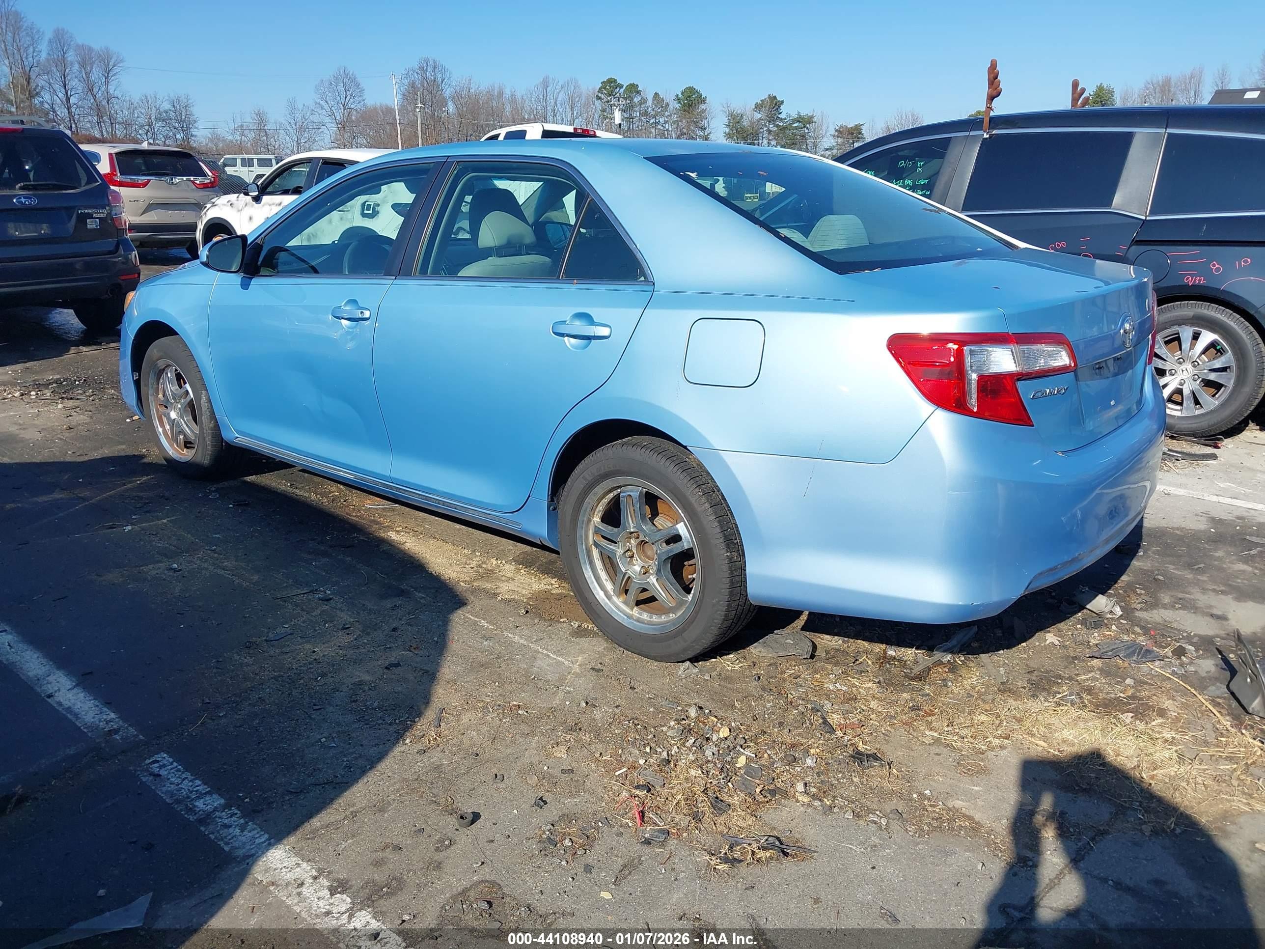 TOYOTA CAMRY image 3