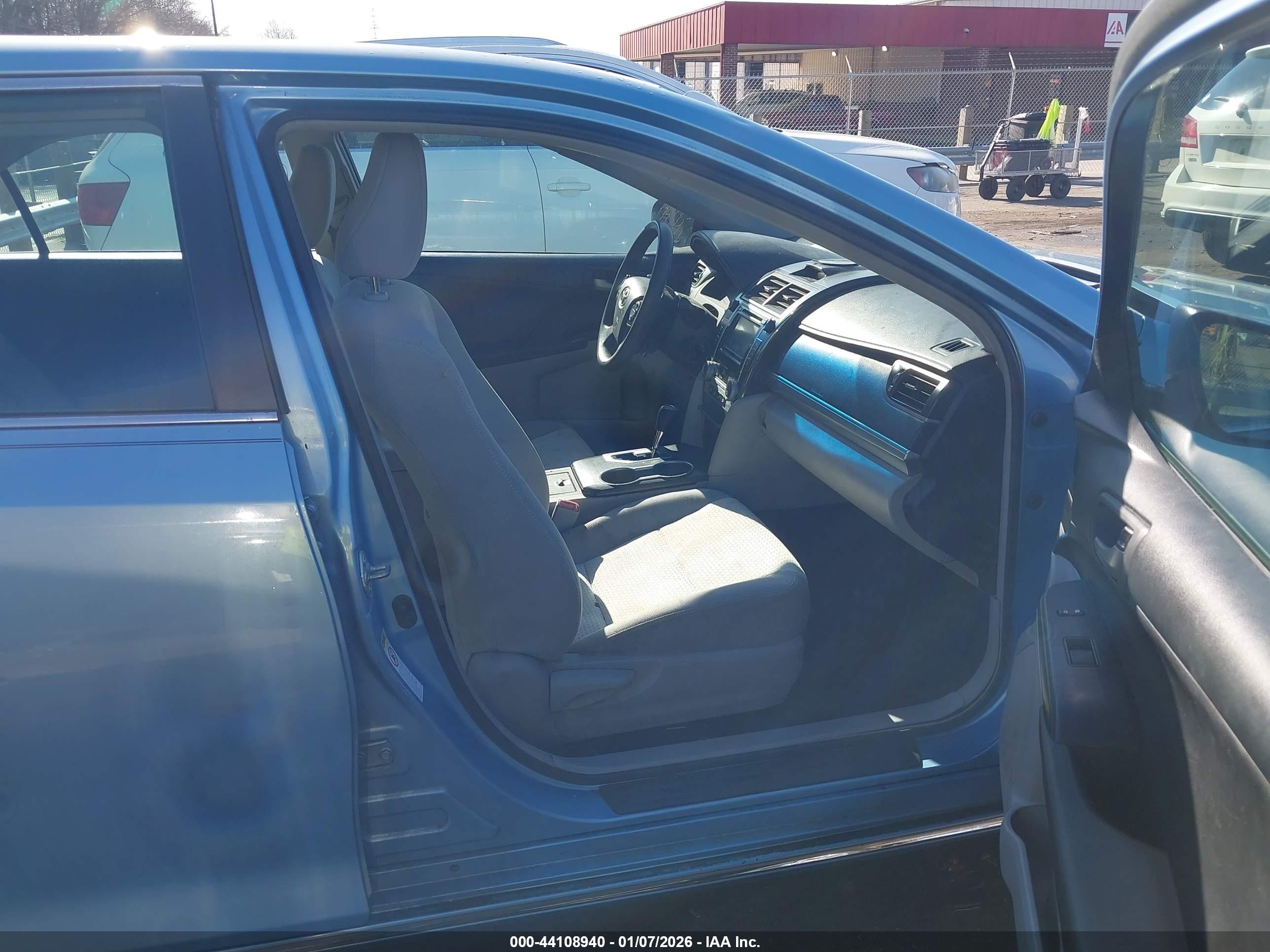TOYOTA CAMRY image 5