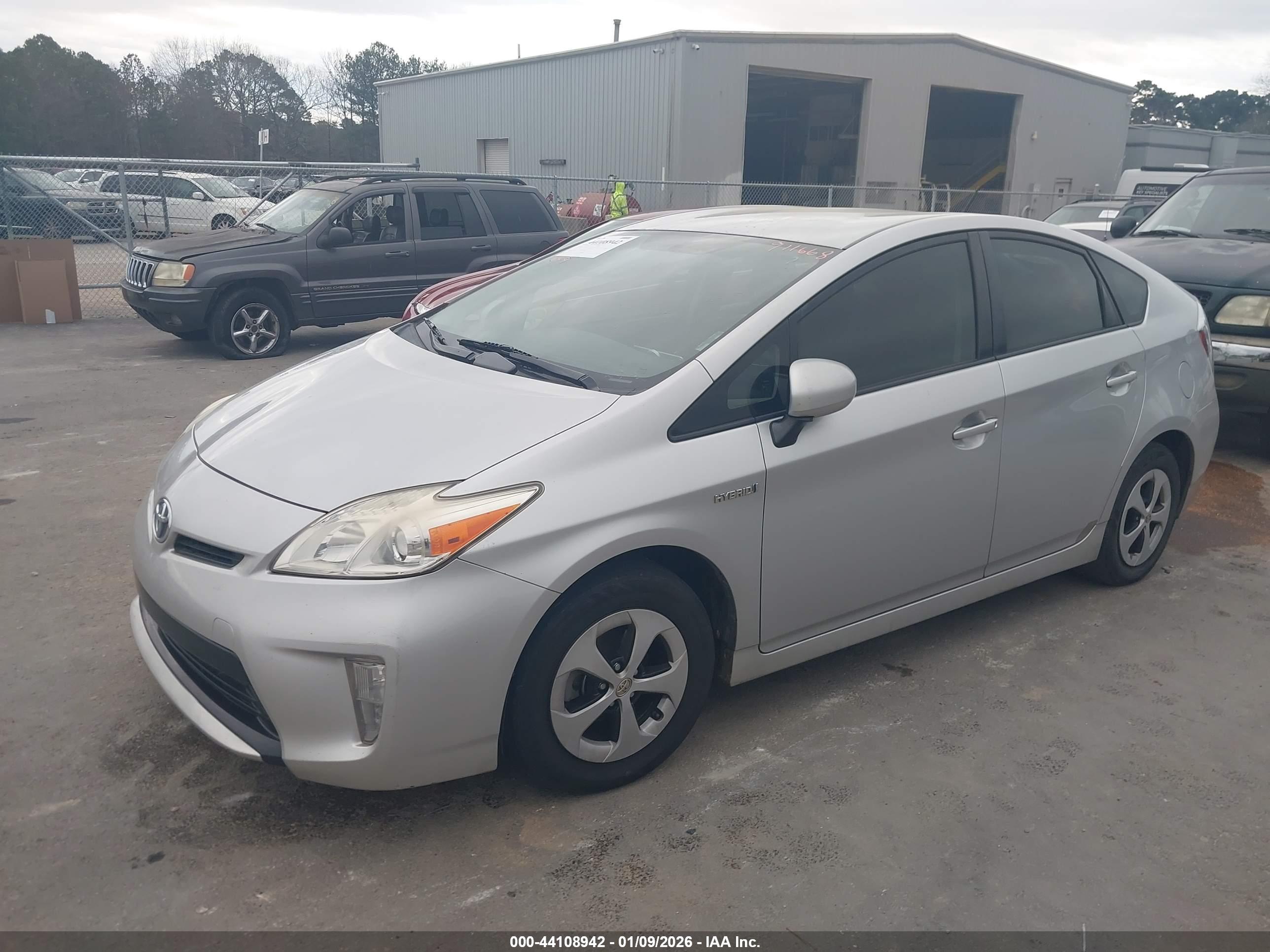 TOYOTA PRIUS image 2