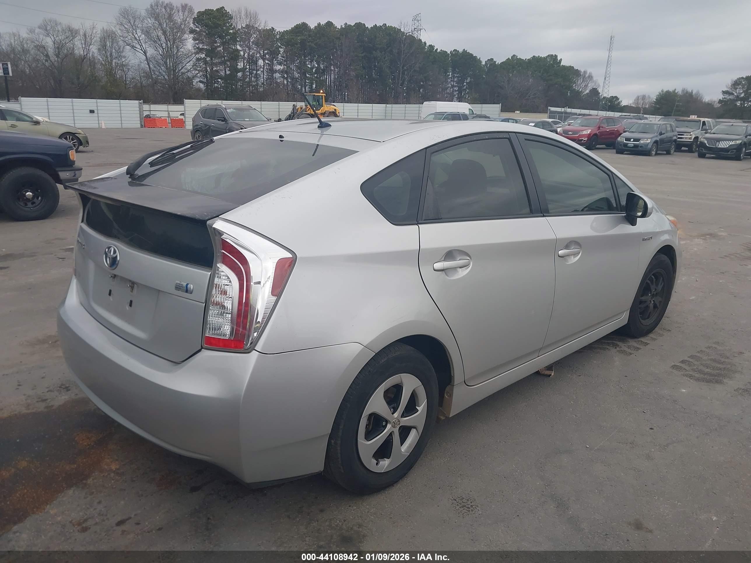 TOYOTA PRIUS image 4