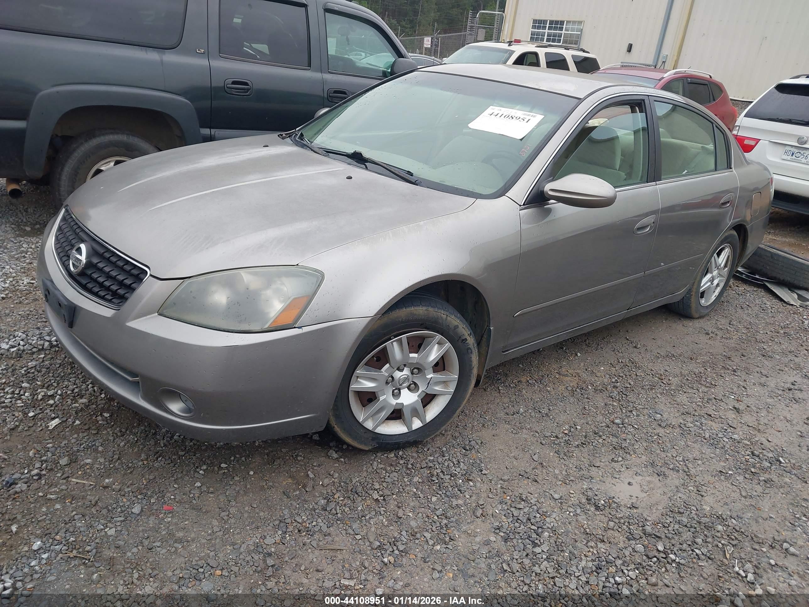 NISSAN ALTIMA image 2