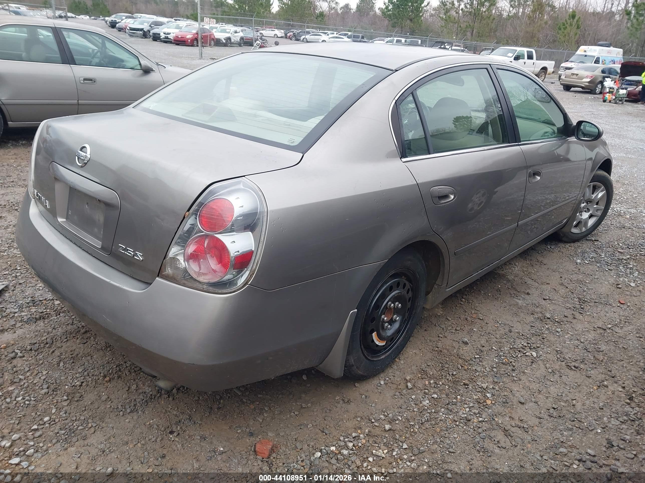 NISSAN ALTIMA image 4