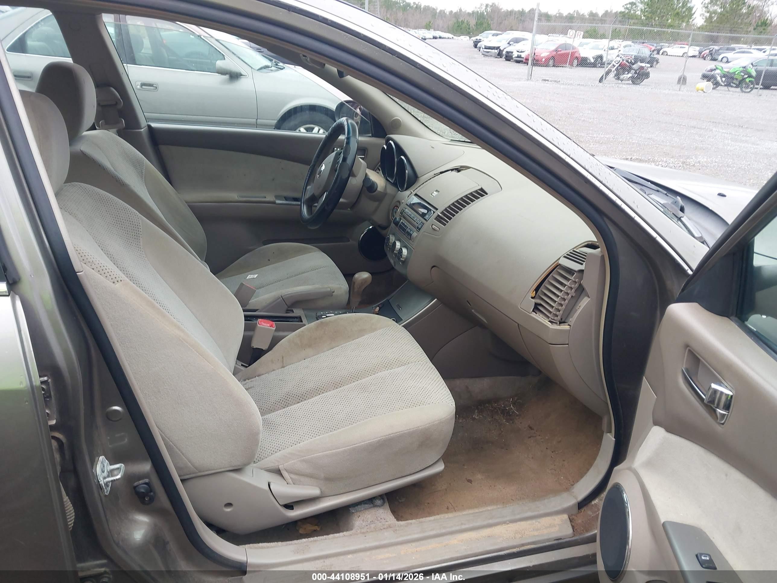 NISSAN ALTIMA image 5