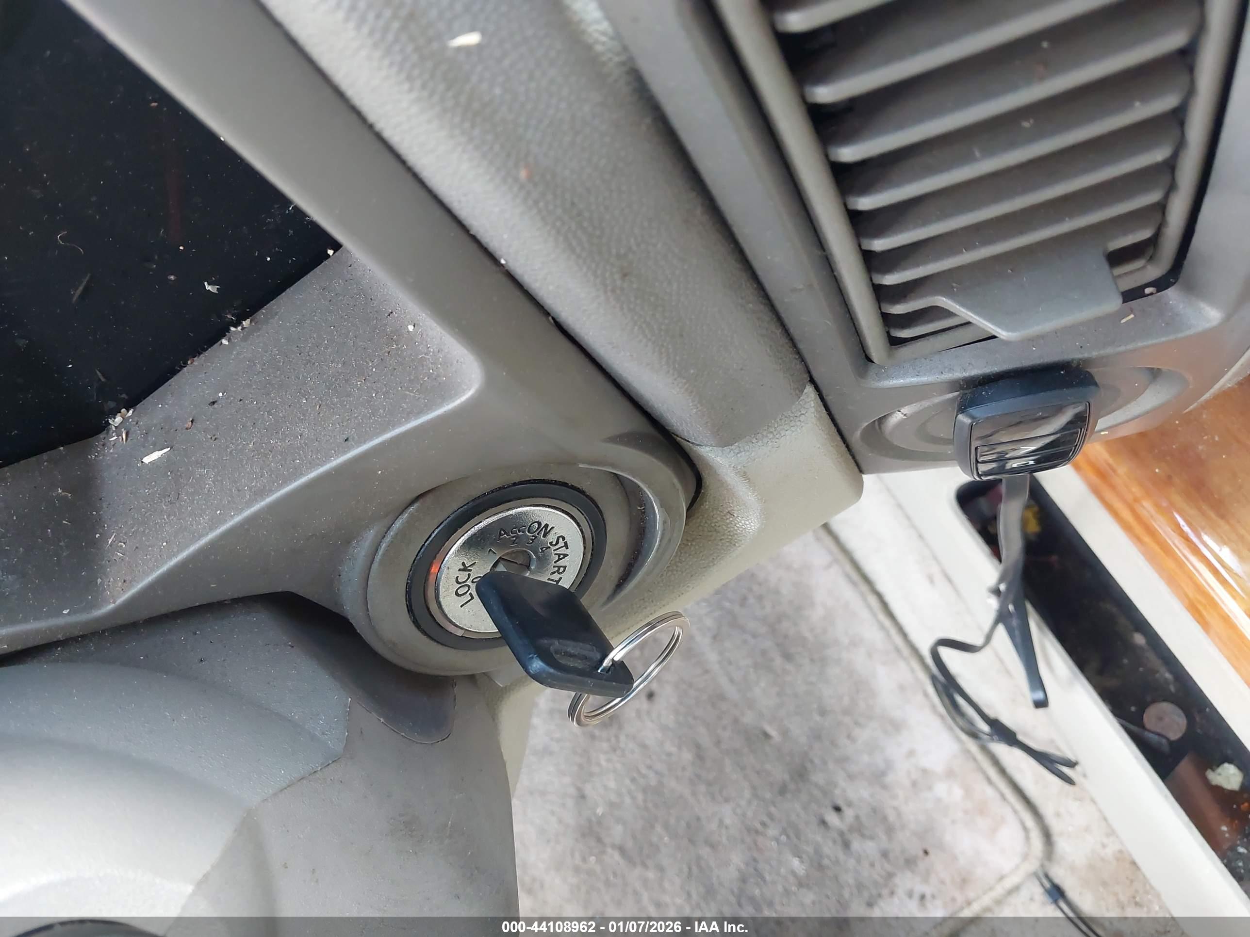 INFINITI QX56 image 11