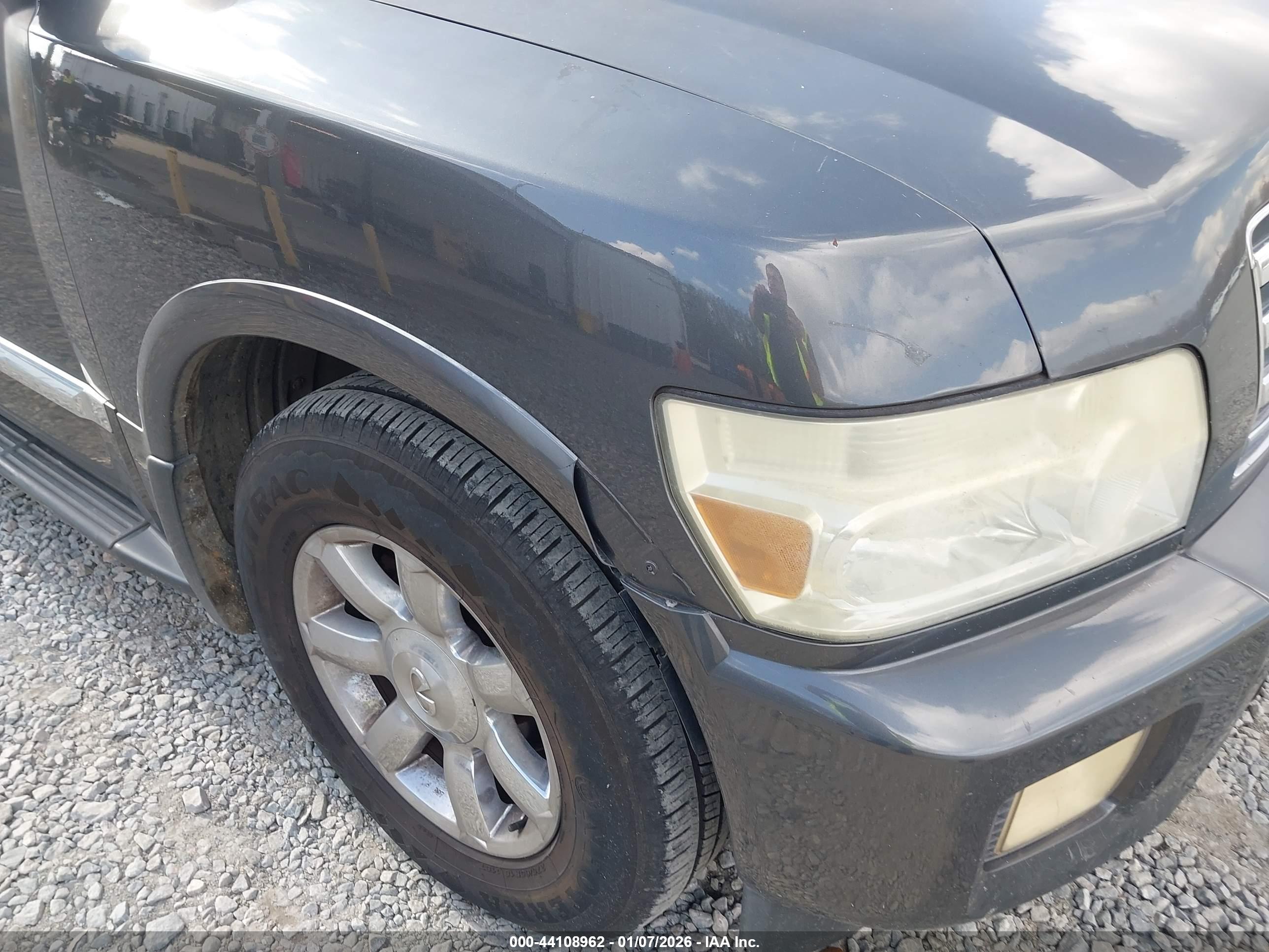 INFINITI QX56 image 6