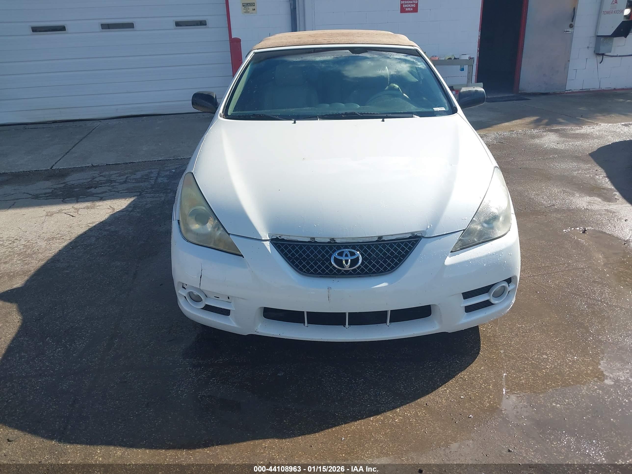 TOYOTA CAMRY image 6