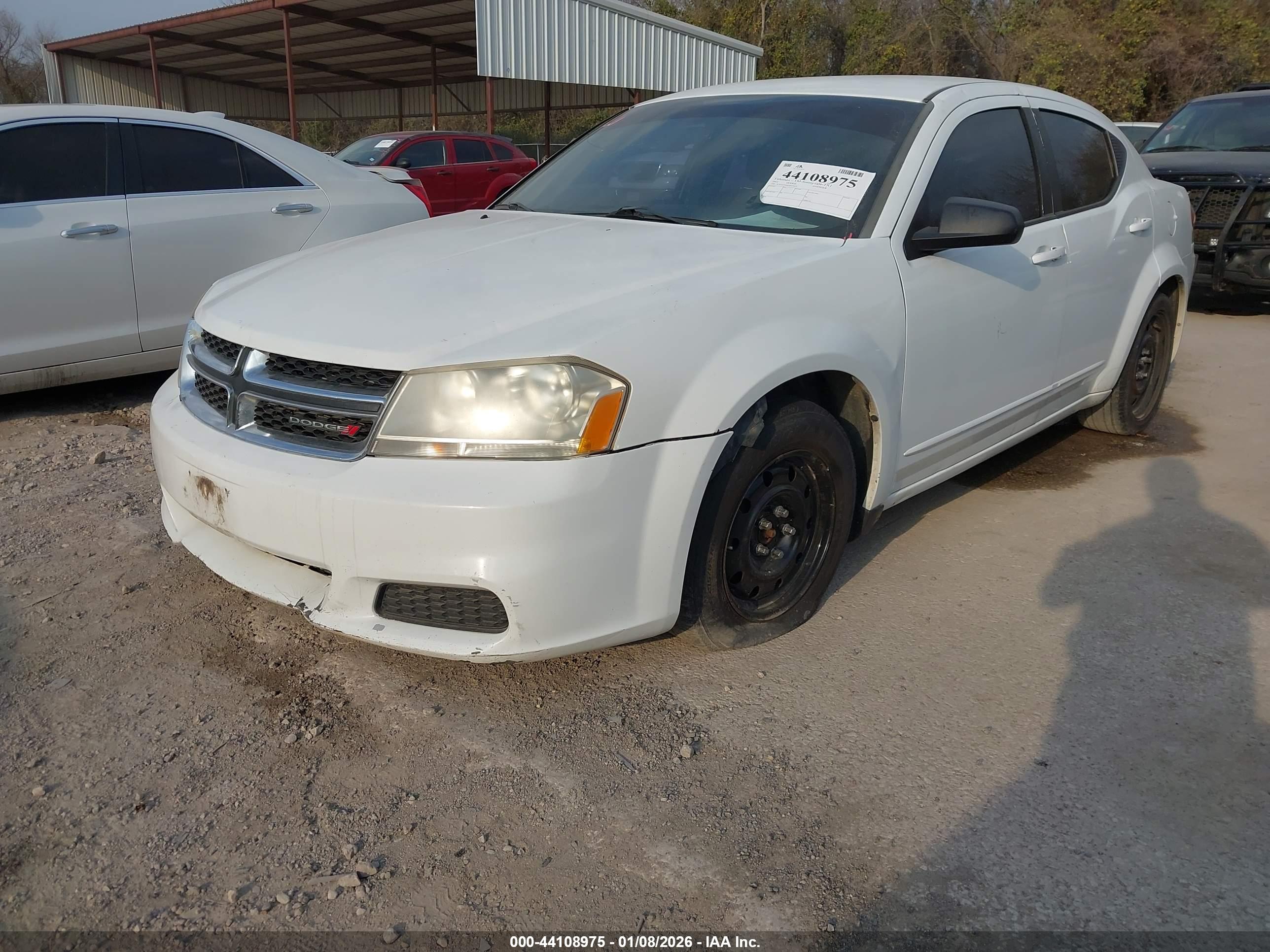 DODGE AVENGER image 2
