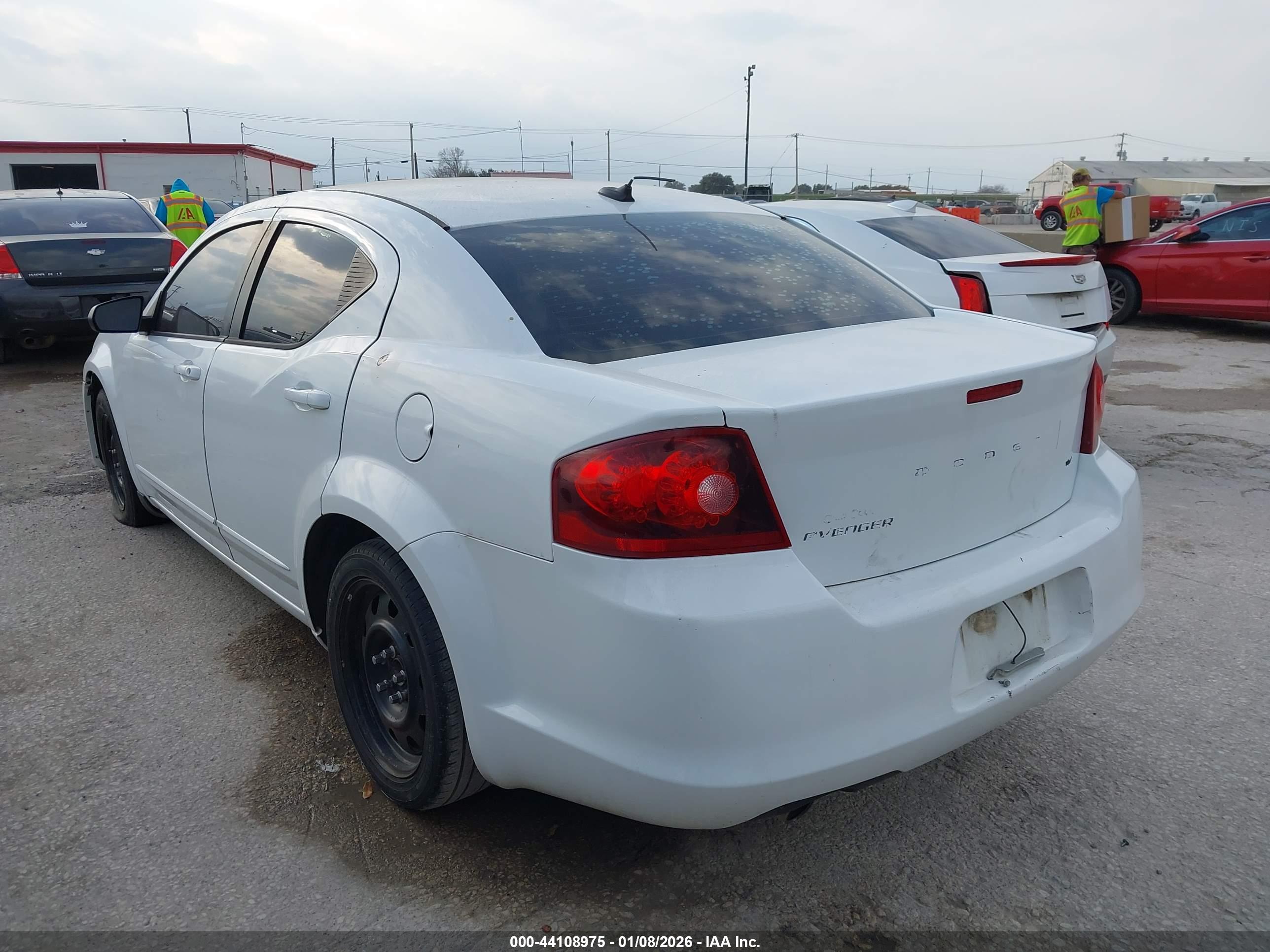DODGE AVENGER image 3