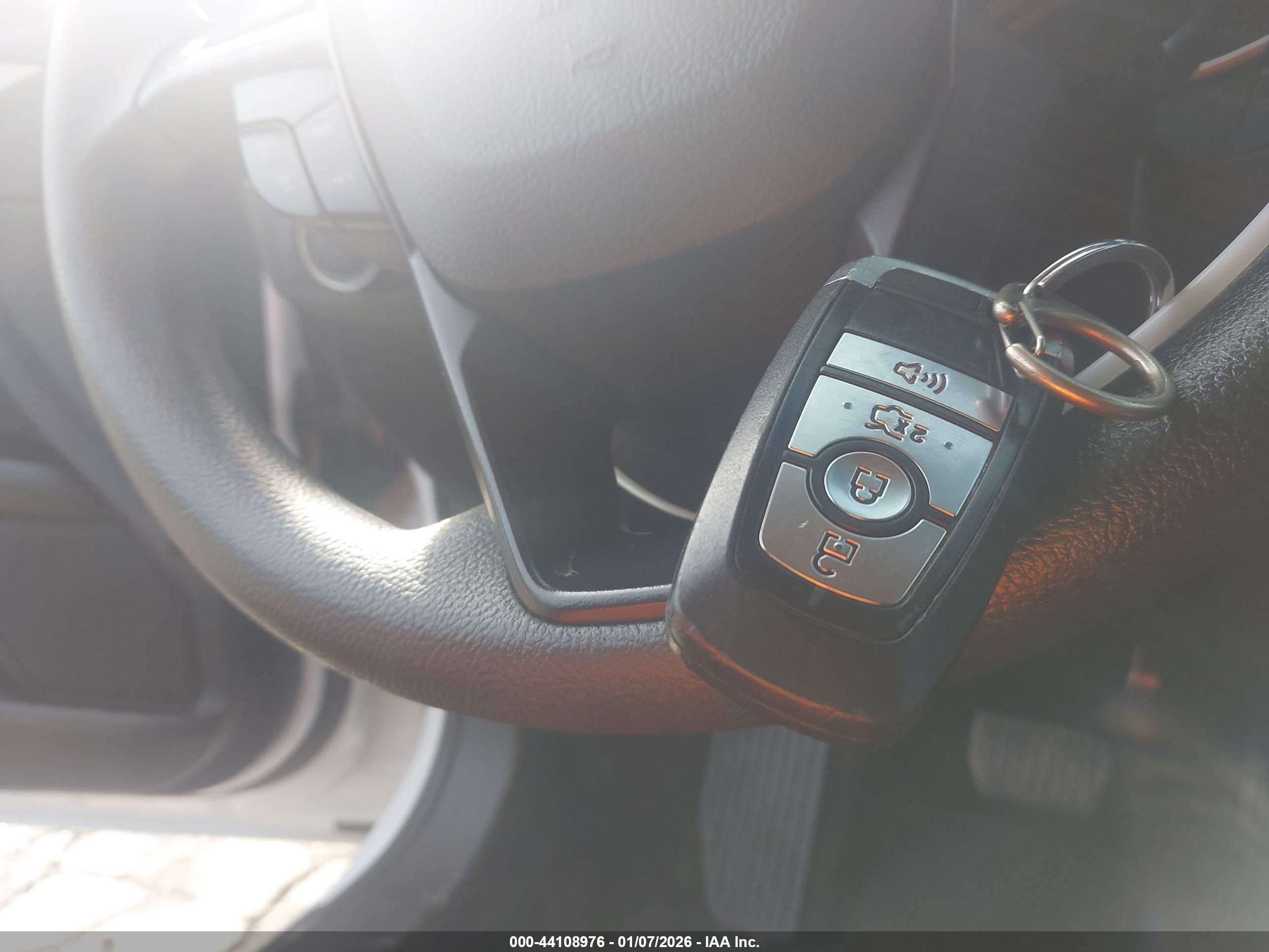FORD FUSION image 11