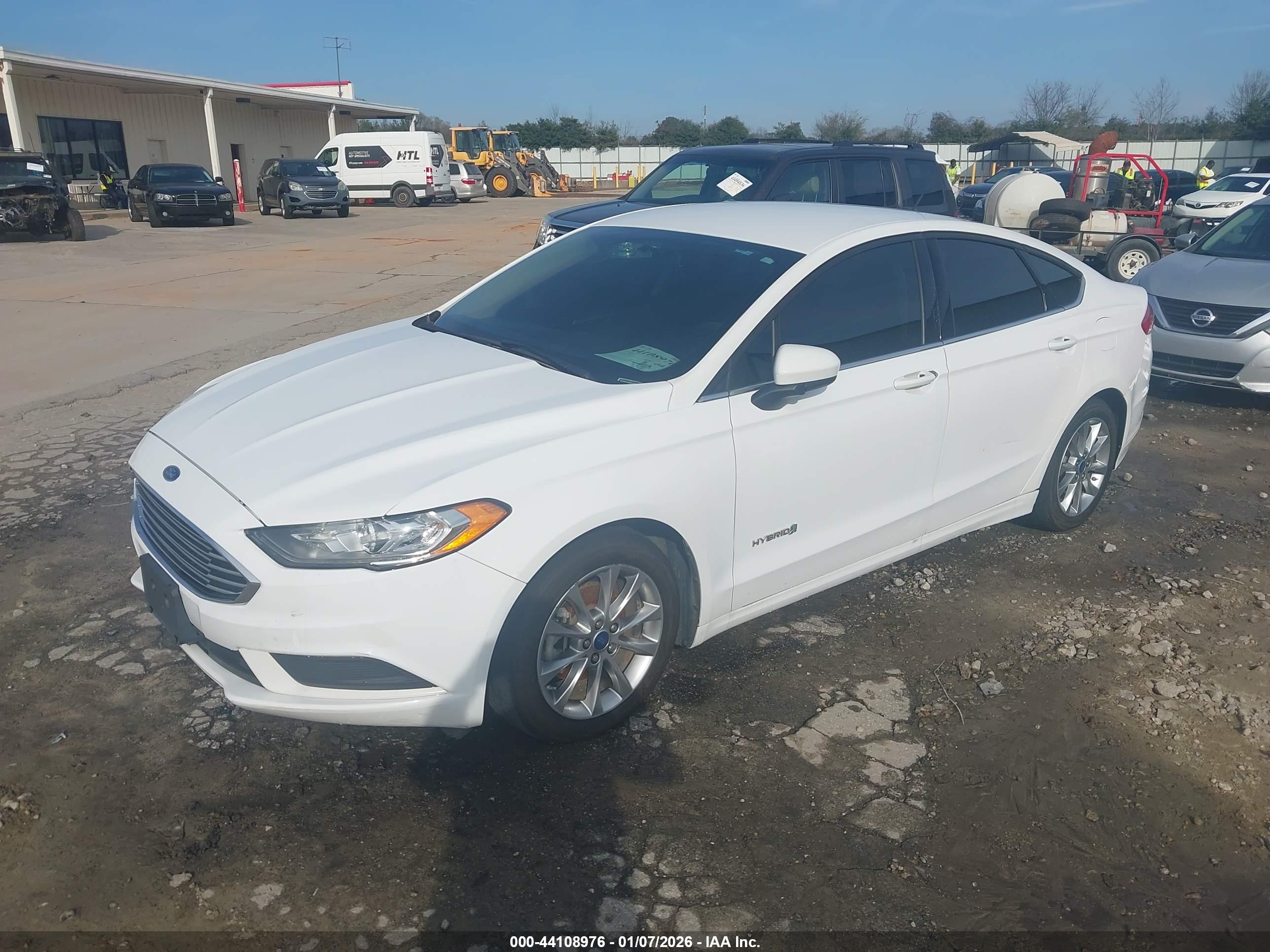 FORD FUSION image 2