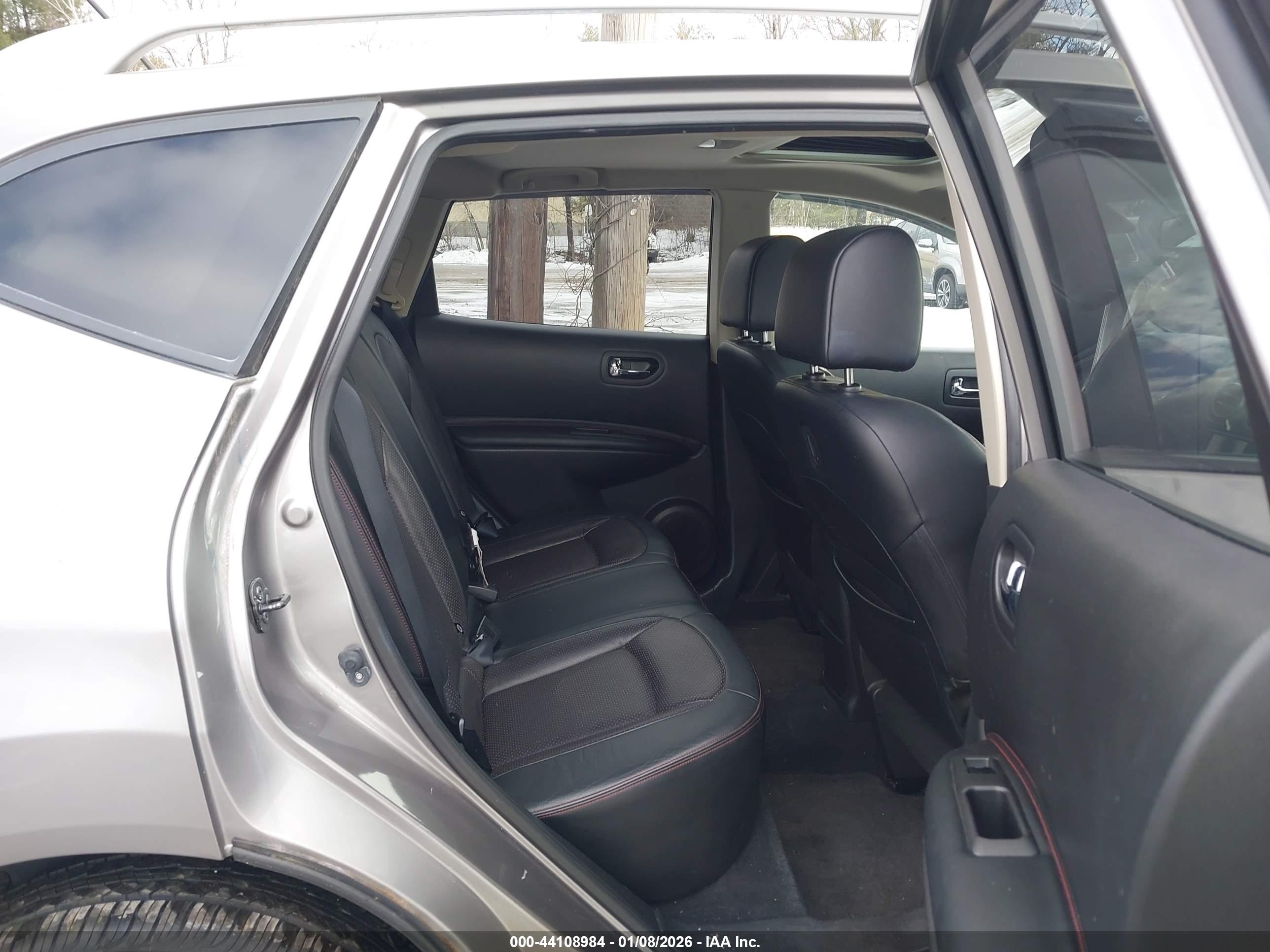 NISSAN ROGUE image 8