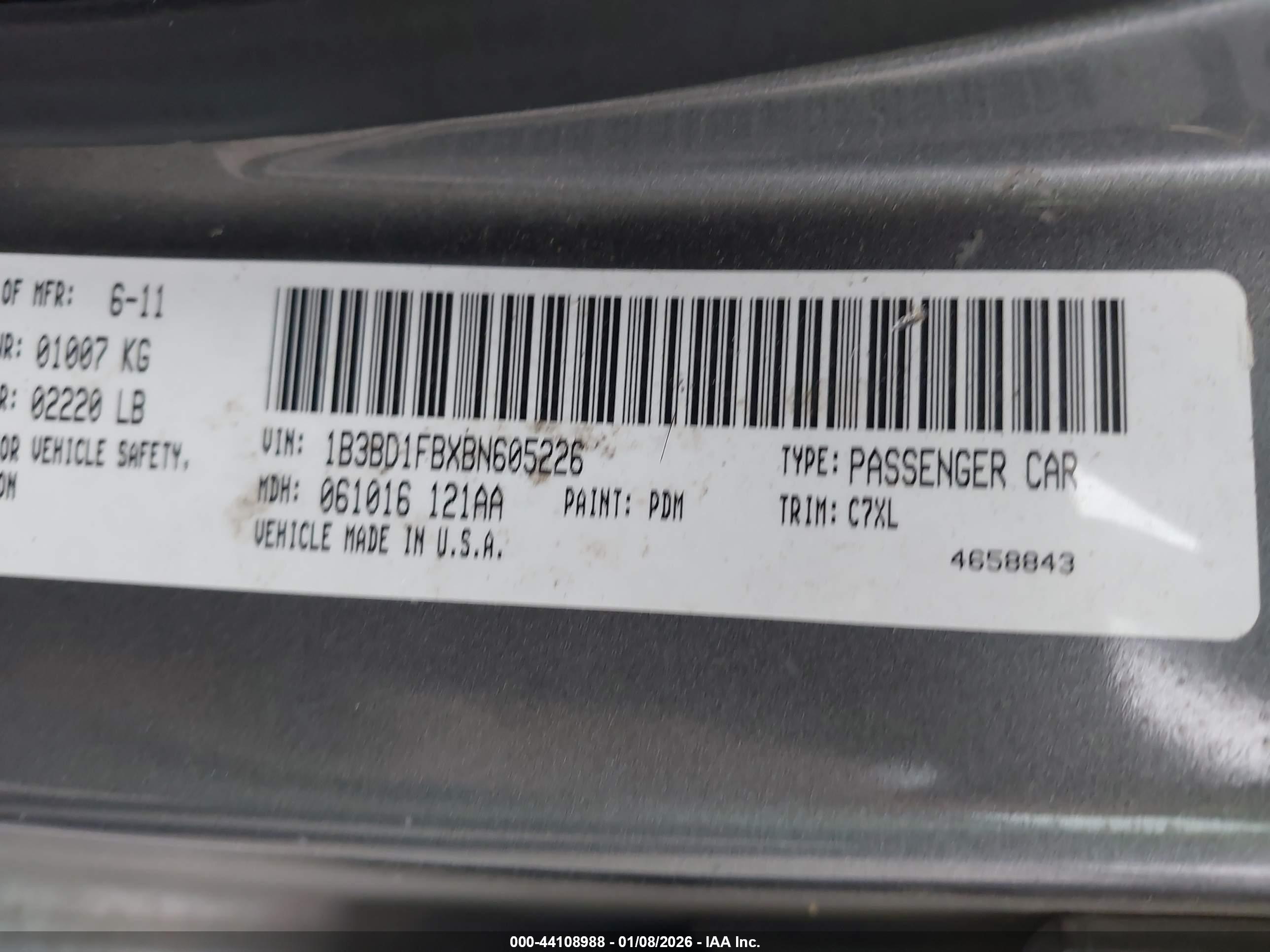DODGE AVENGER image 9
