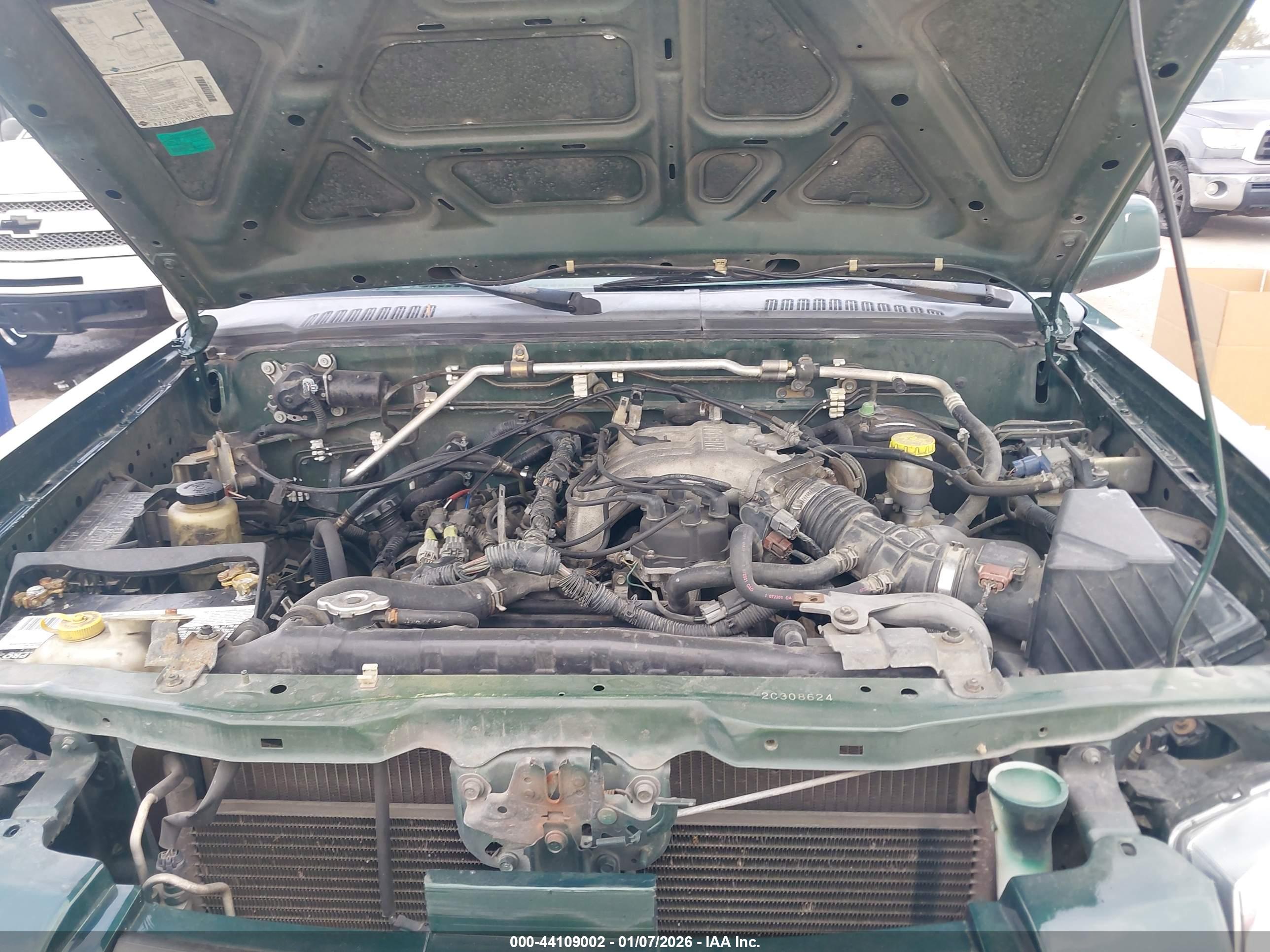 NISSAN FRONTIER image 10