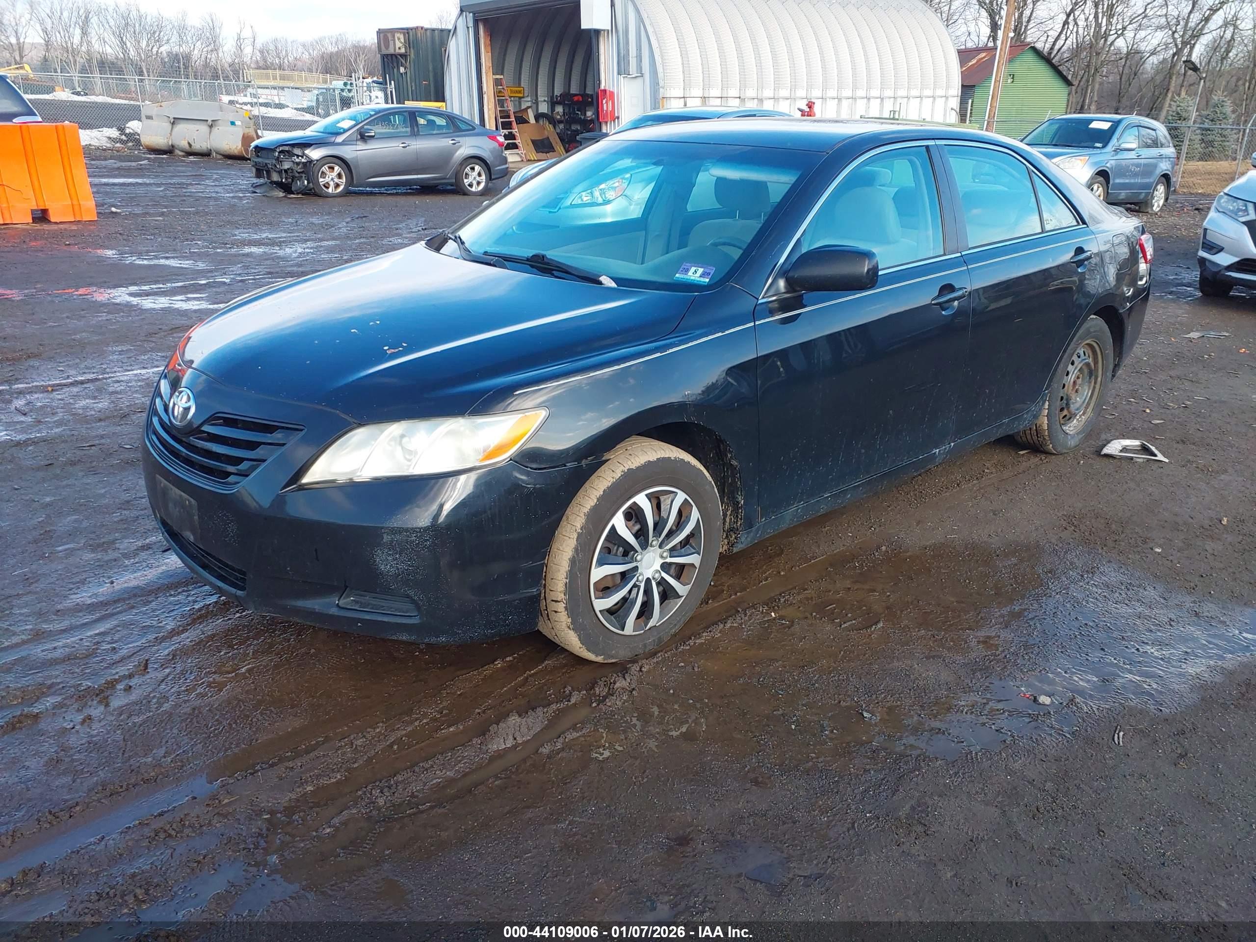 TOYOTA CAMRY image 2