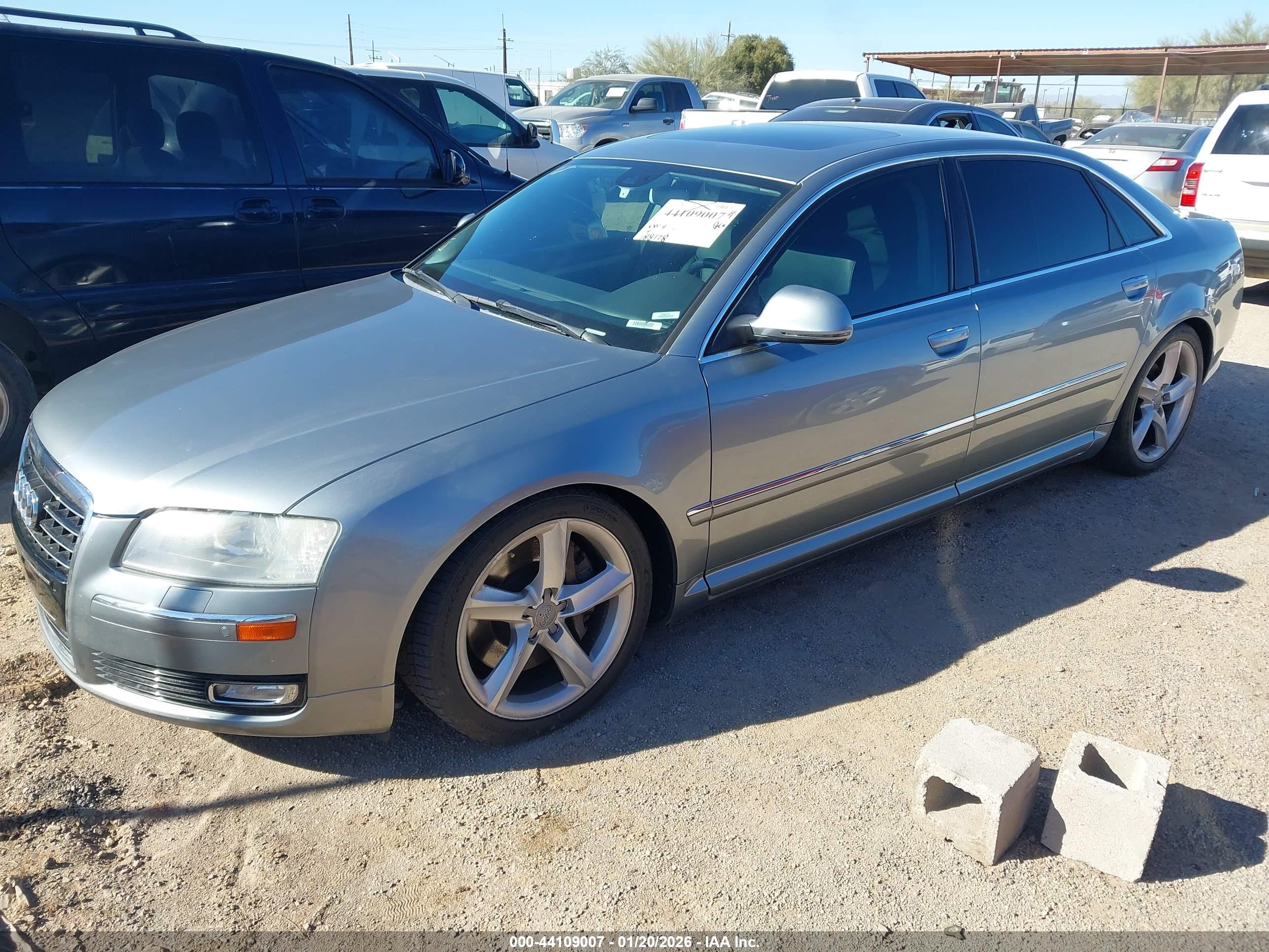 AUDI A8 image 2