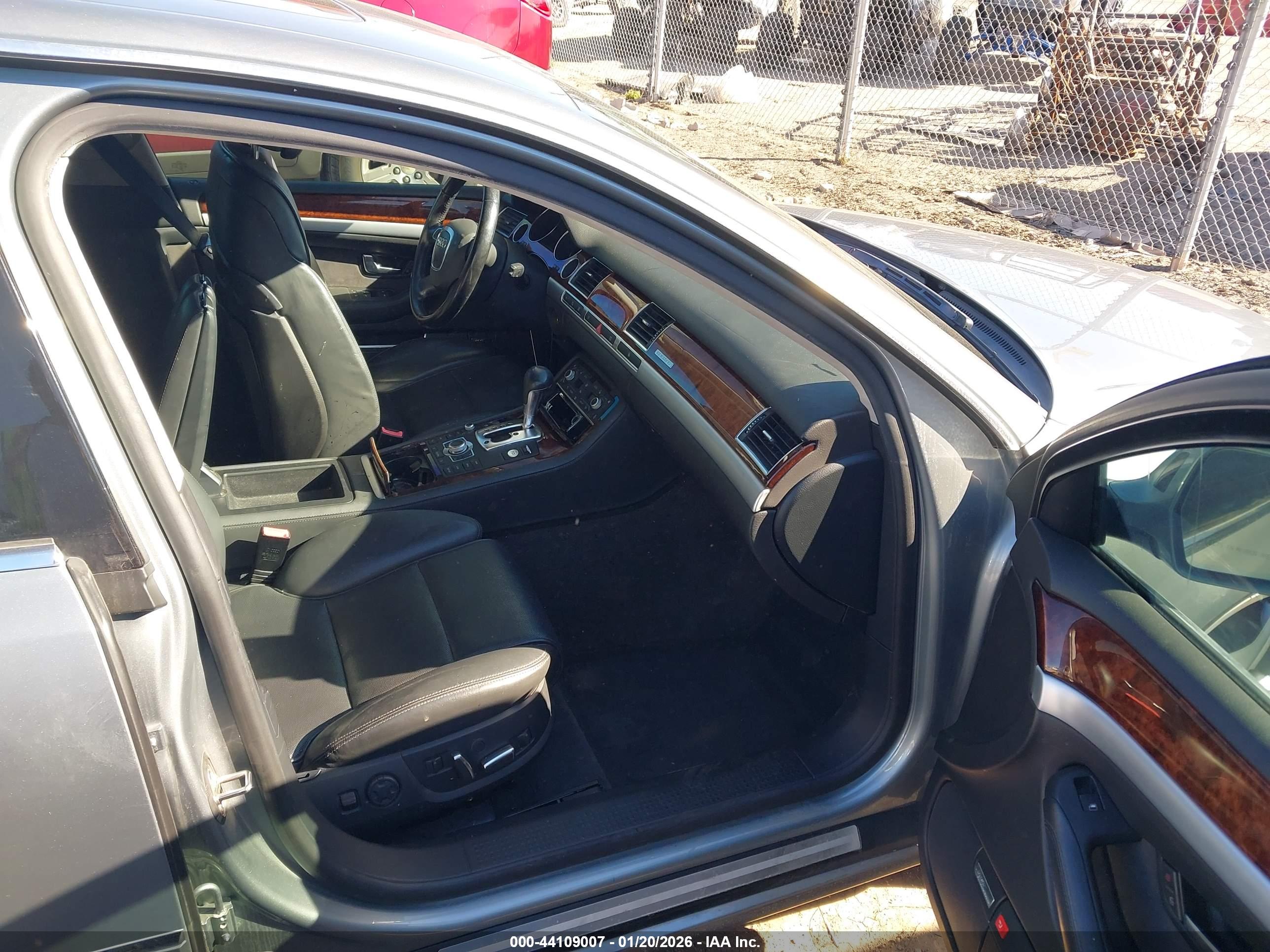 AUDI A8 image 5