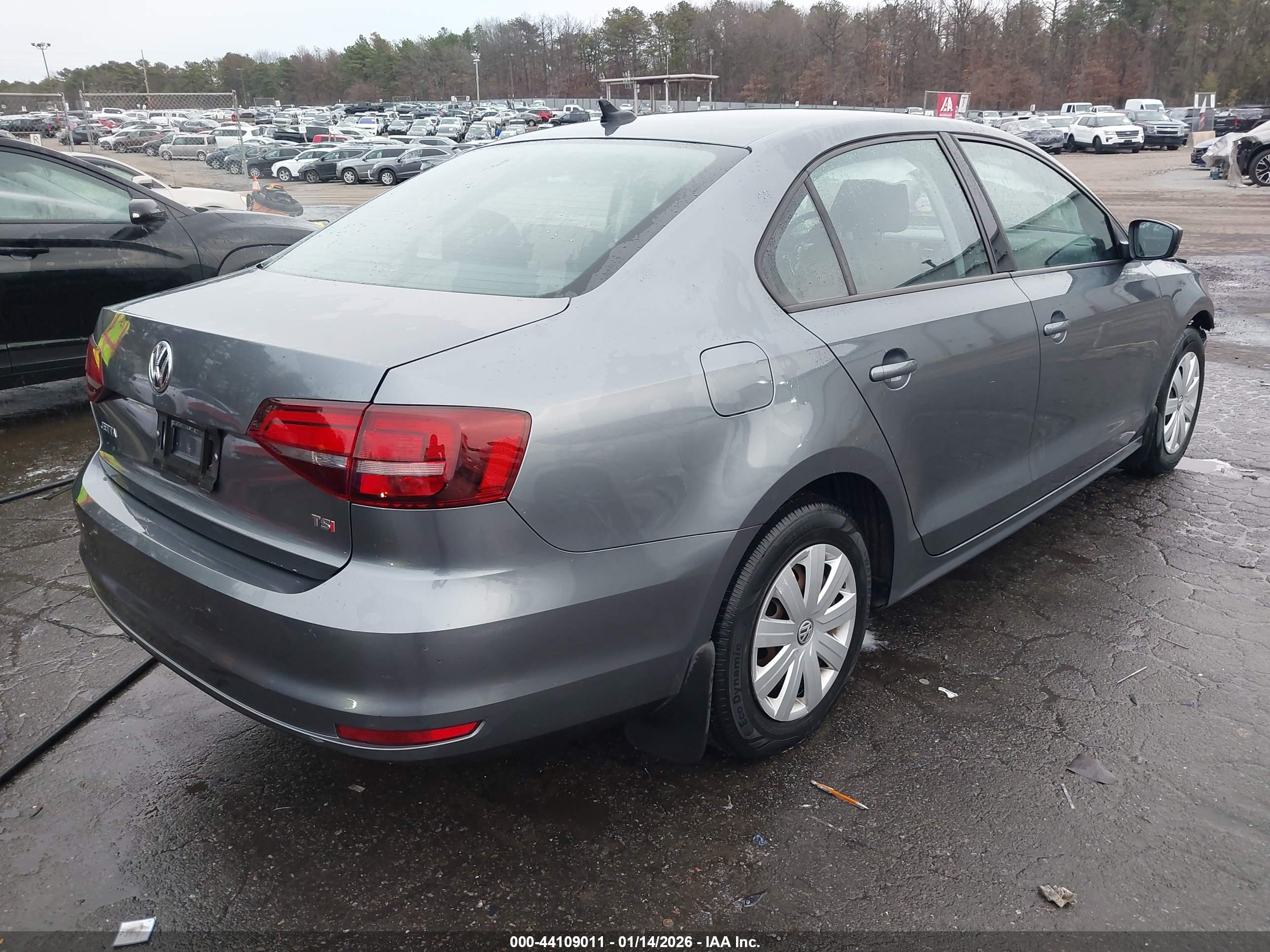 VOLKSWAGEN JETTA image 4