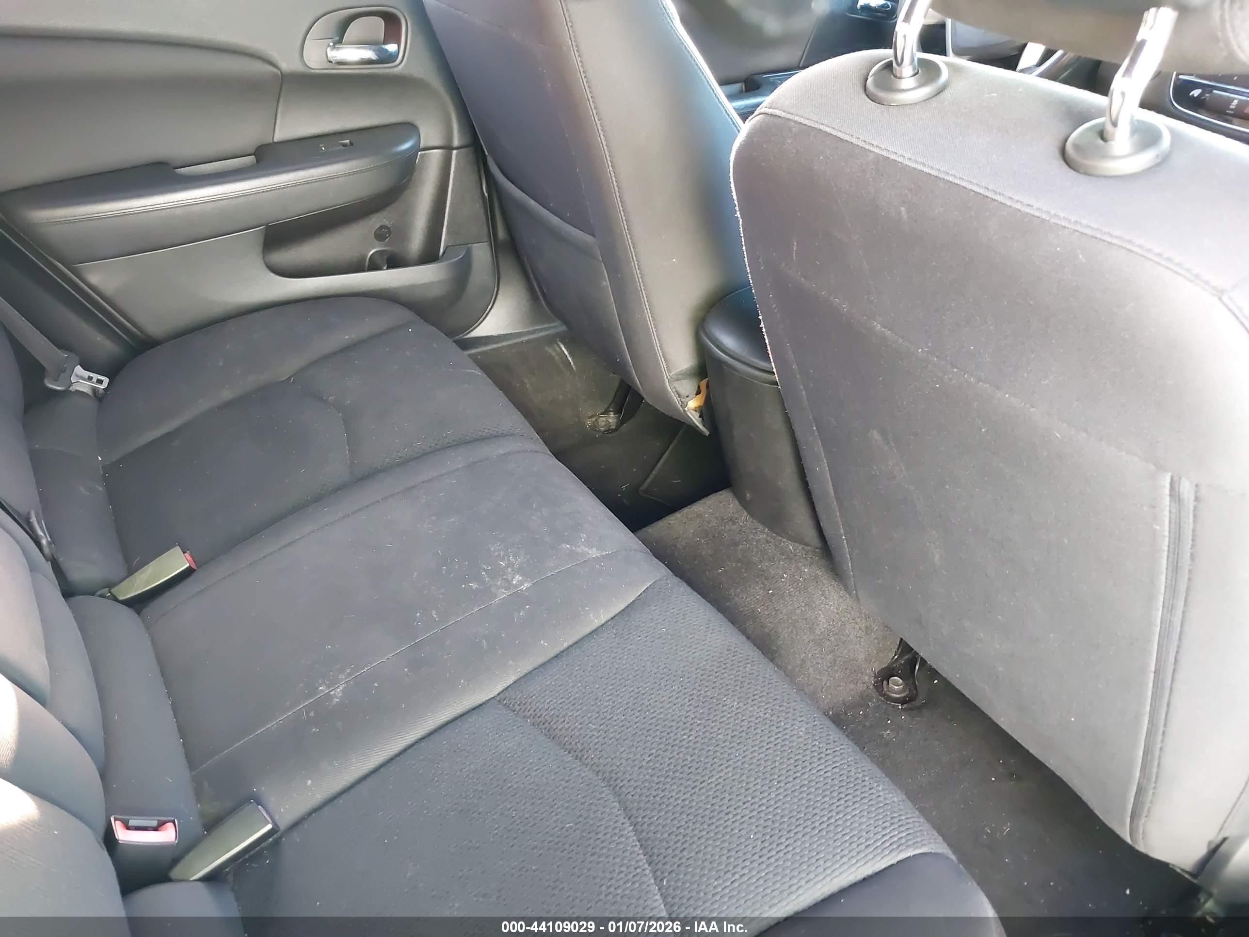 CHRYSLER 200 image 8
