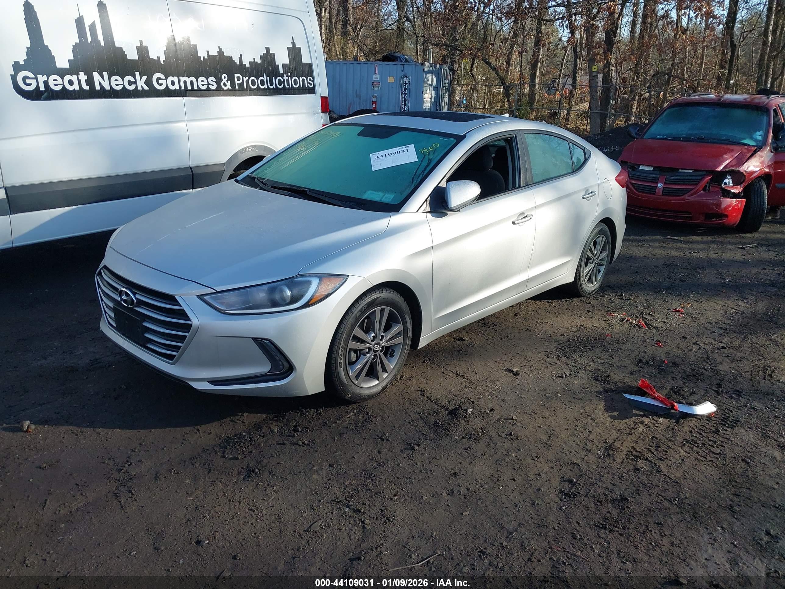HYUNDAI ELANTRA image 2